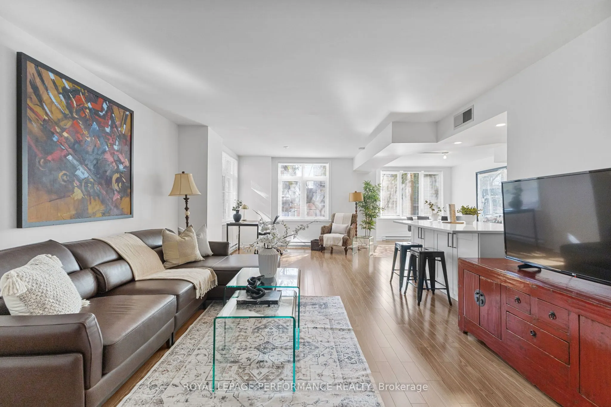 205 Somerset Street W, #206