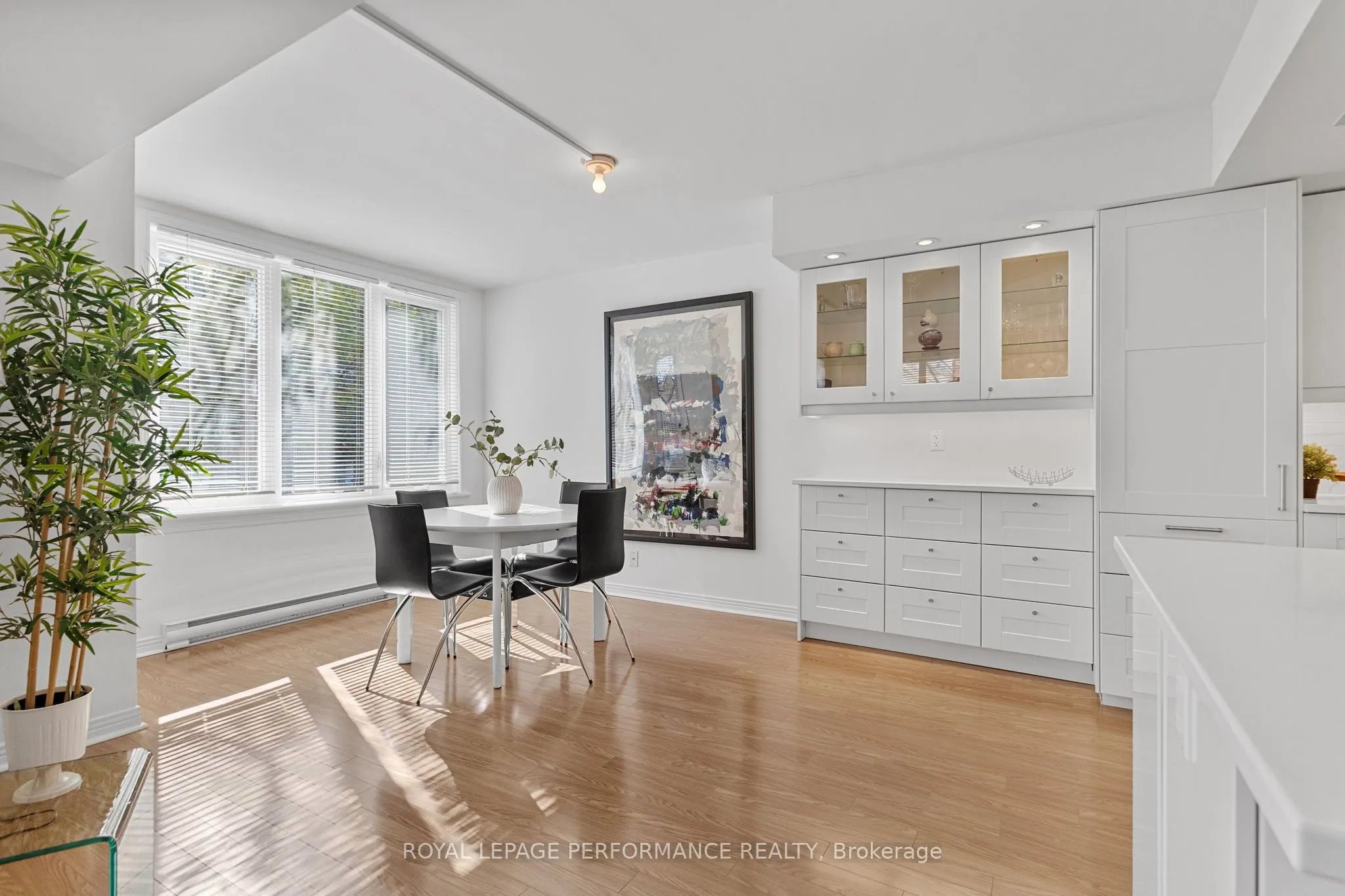 205 Somerset Street W, #206