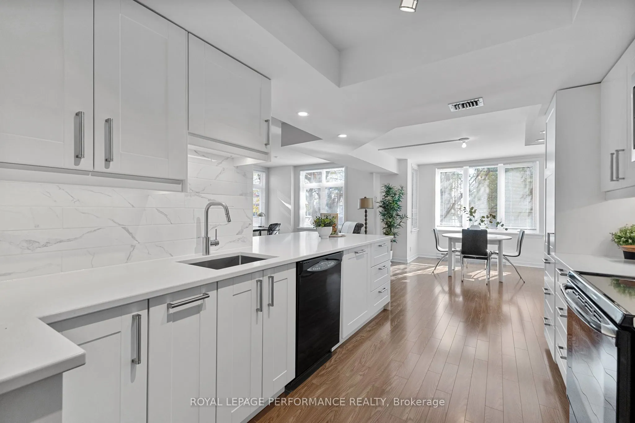 205 Somerset Street W, #206