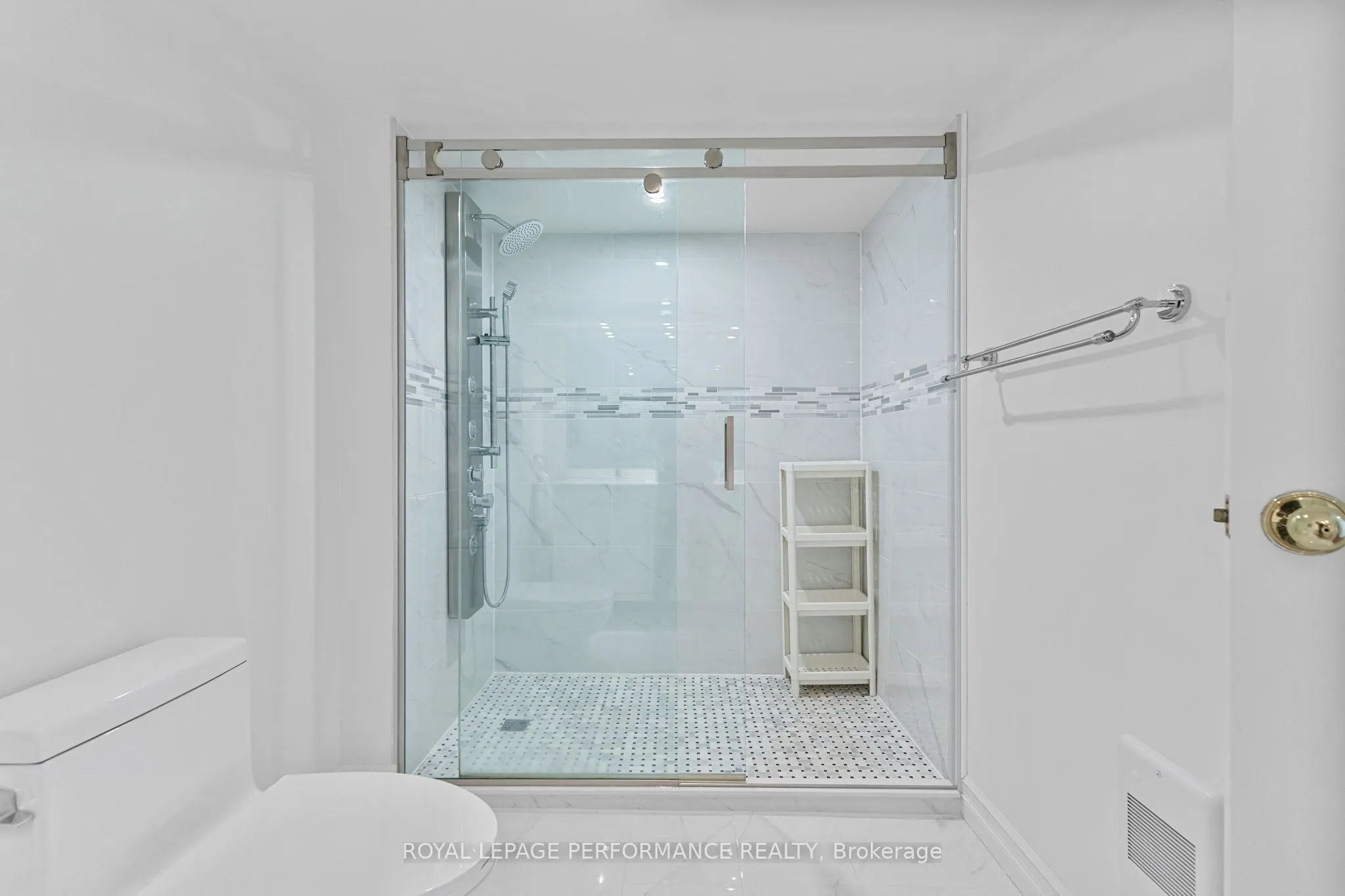 205 Somerset Street W, #206