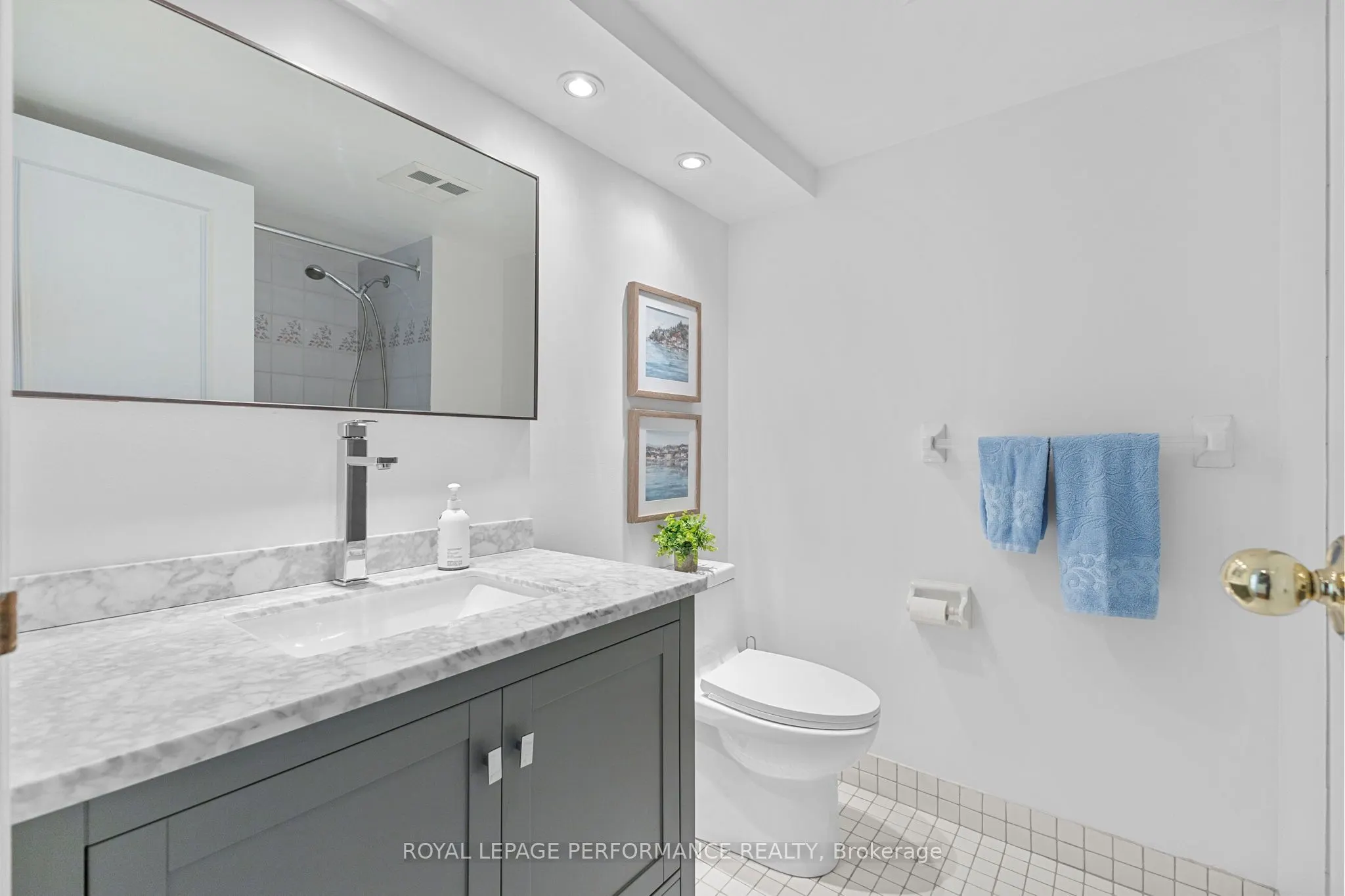 205 Somerset Street W, #206