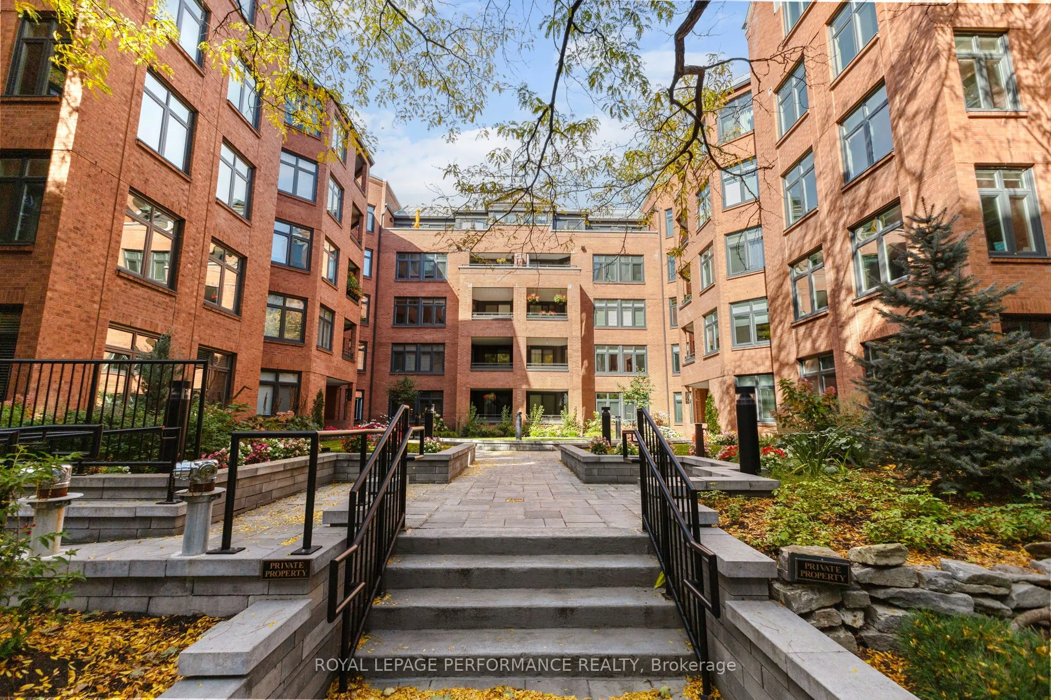 205 Somerset Street W, #206