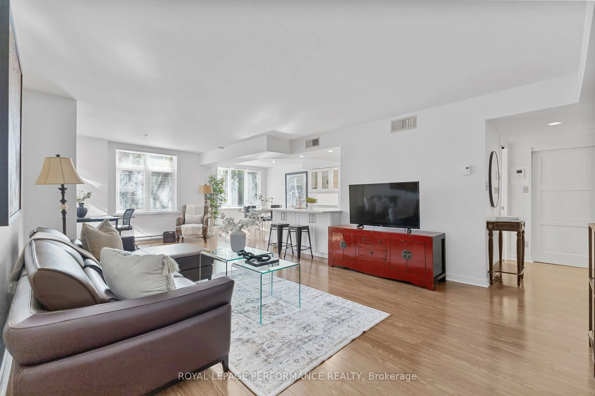 205 Somerset Street W, #206