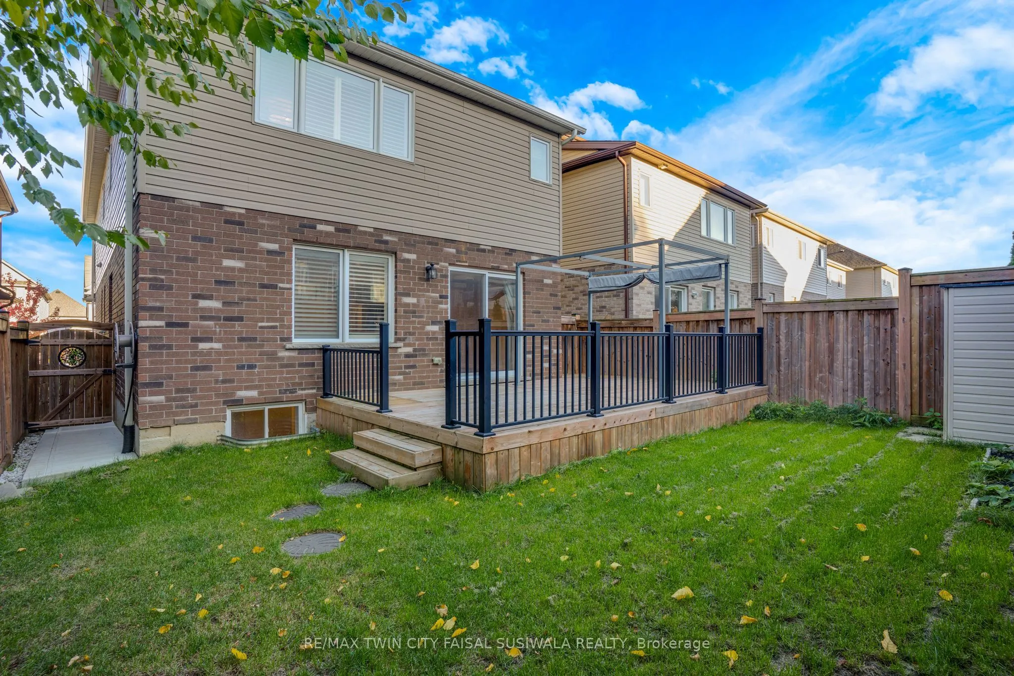 403 Moorlands Crescent