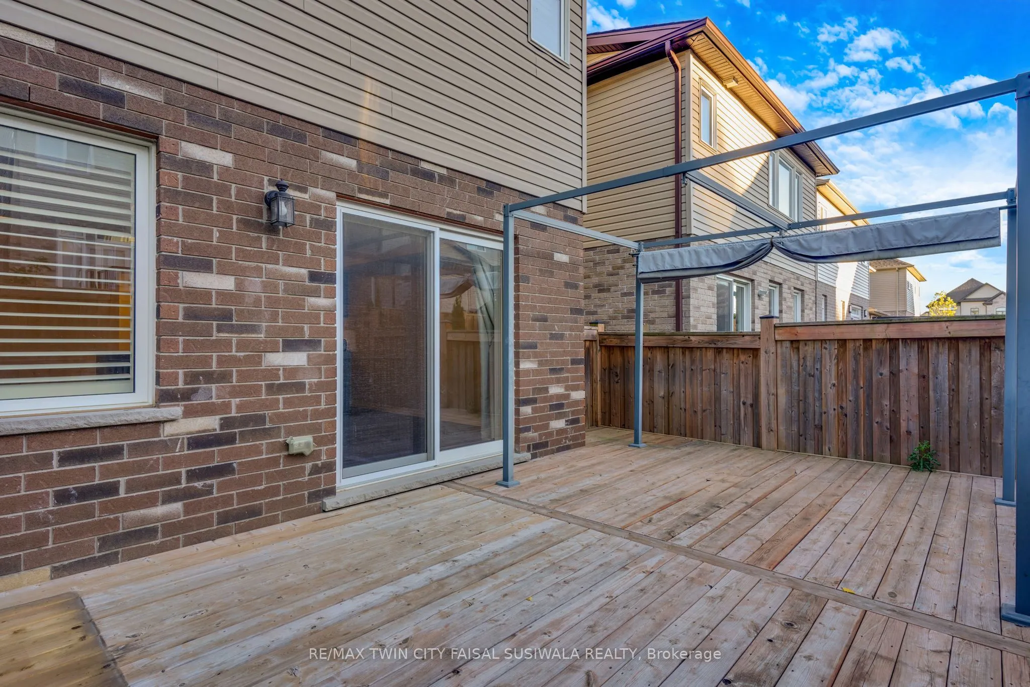 403 Moorlands Crescent