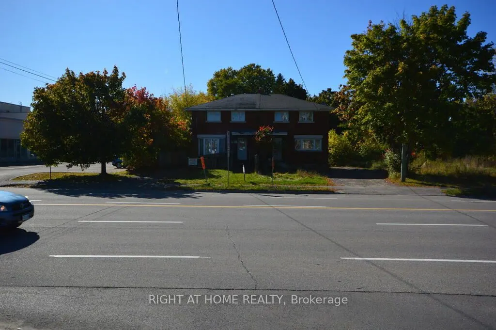 348 Woodroffe Avenue