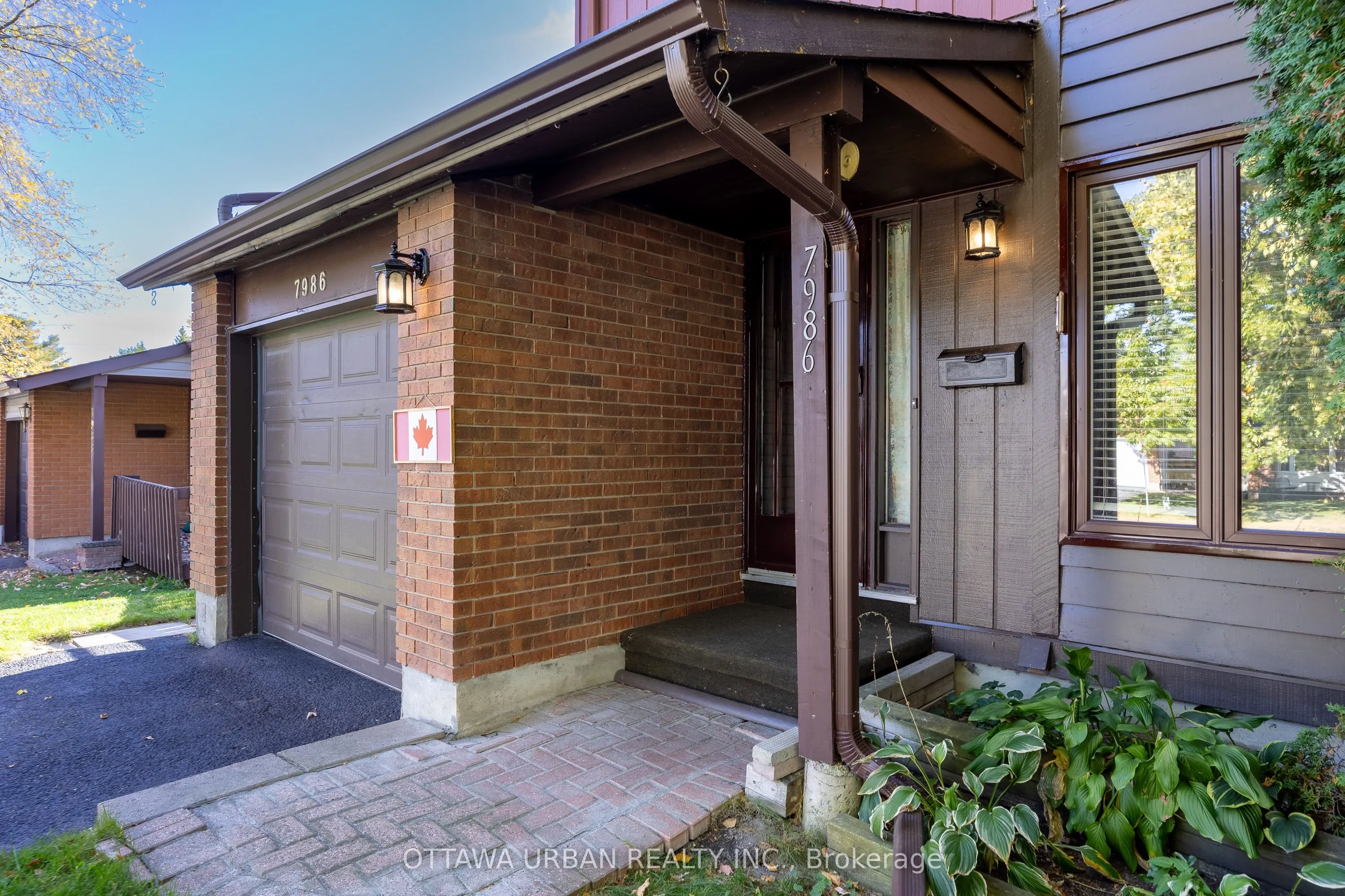7986 Decarie Drive