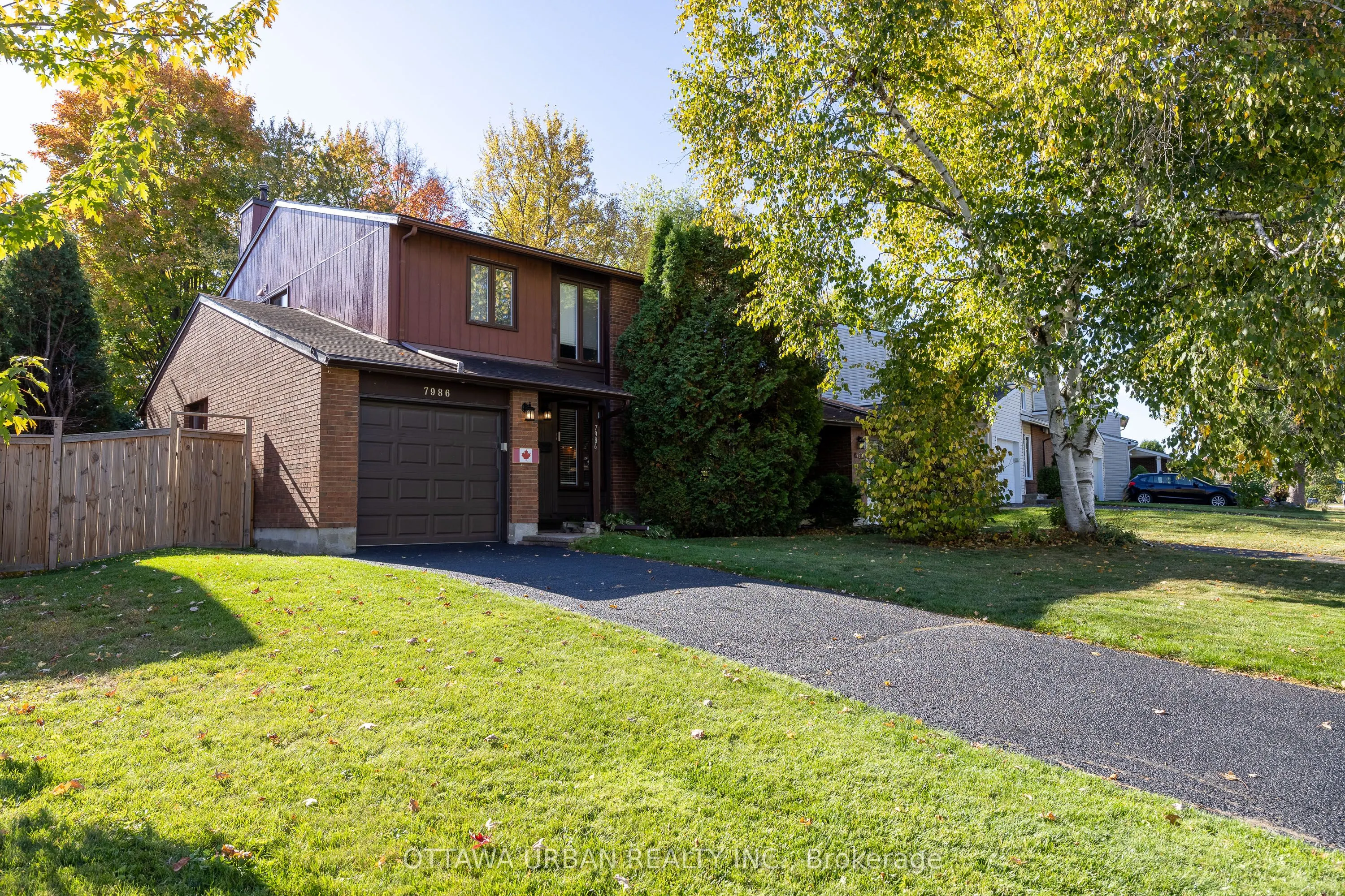 7986 Decarie Drive