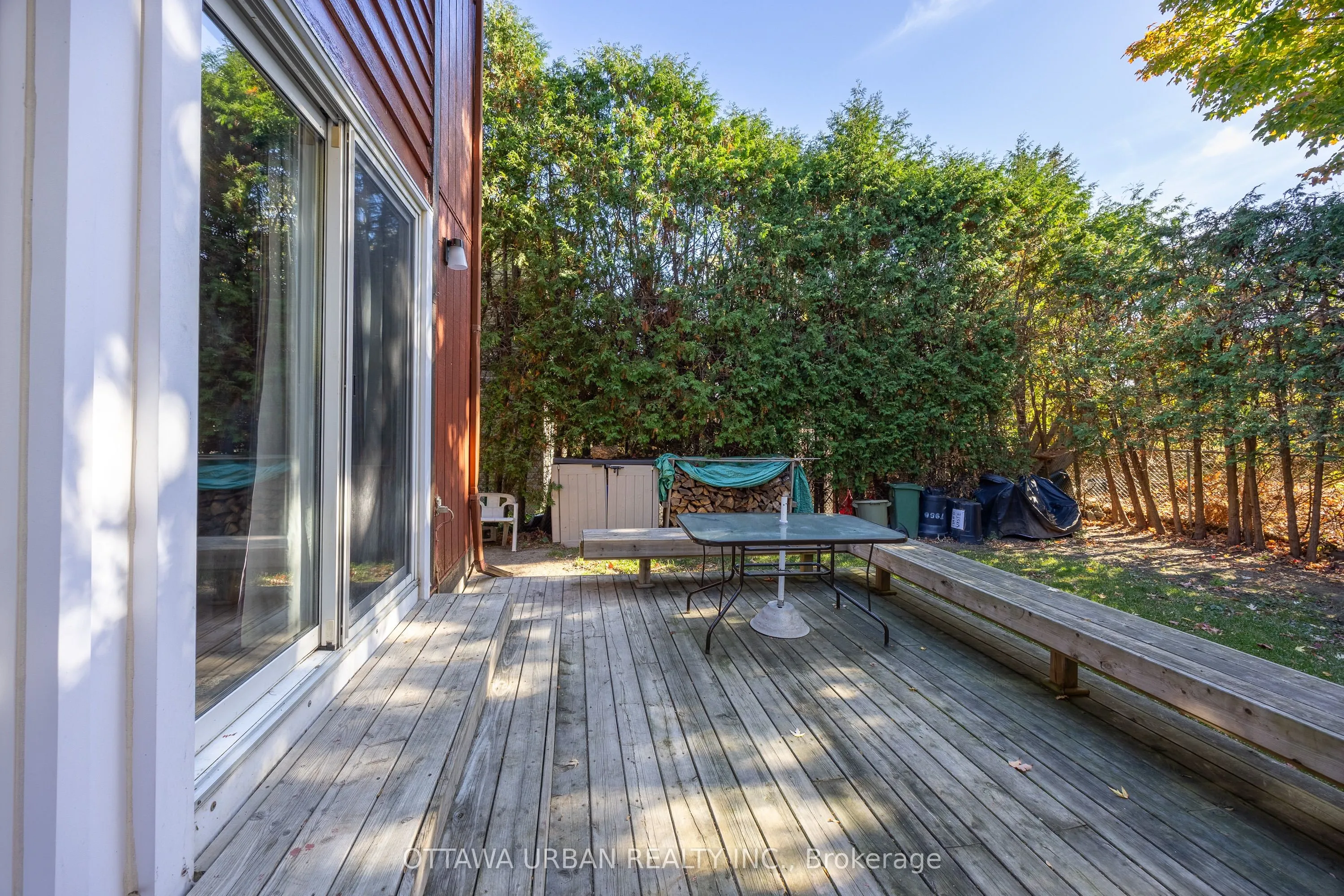 7986 Decarie Drive