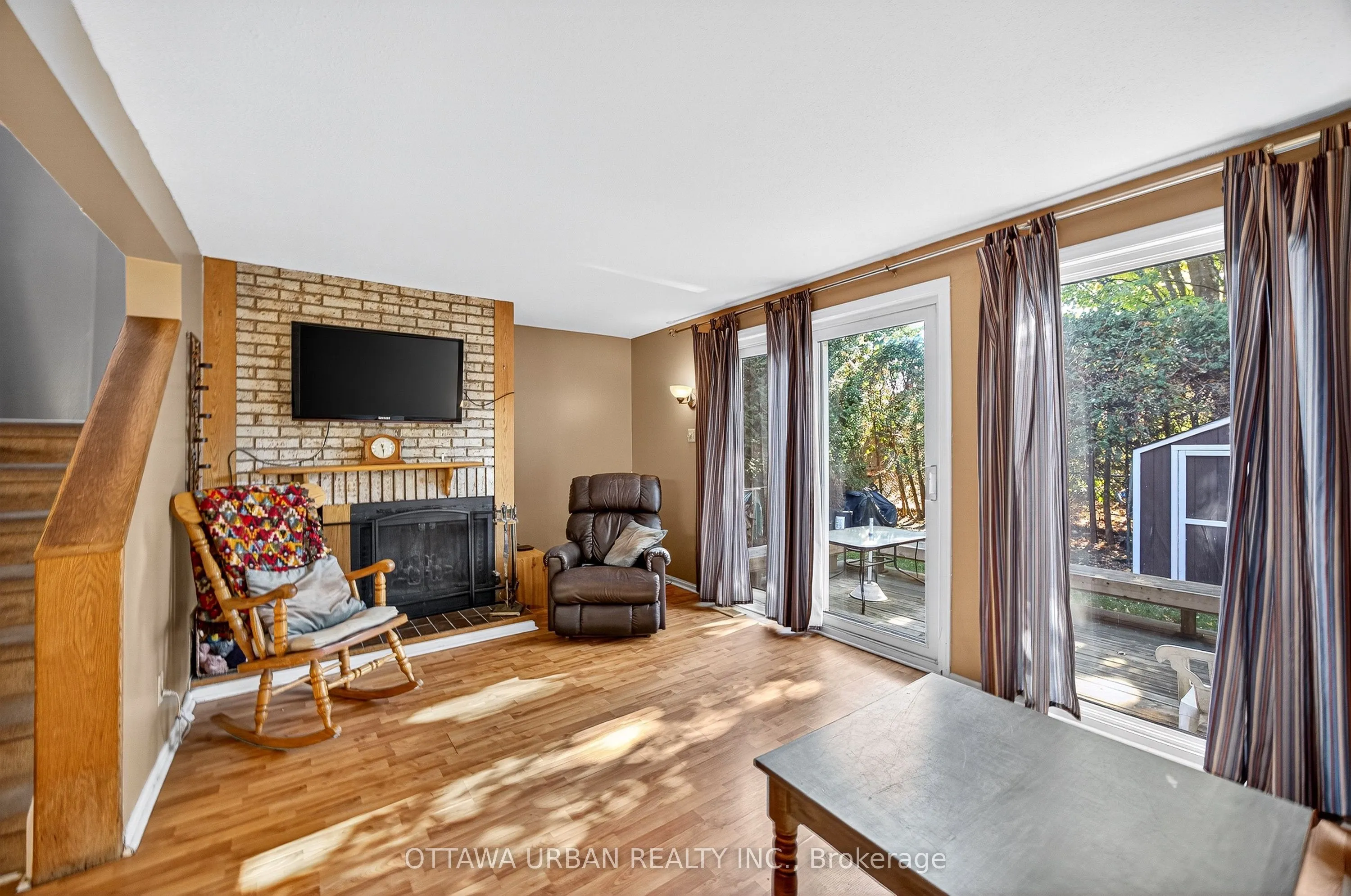 7986 Decarie Drive