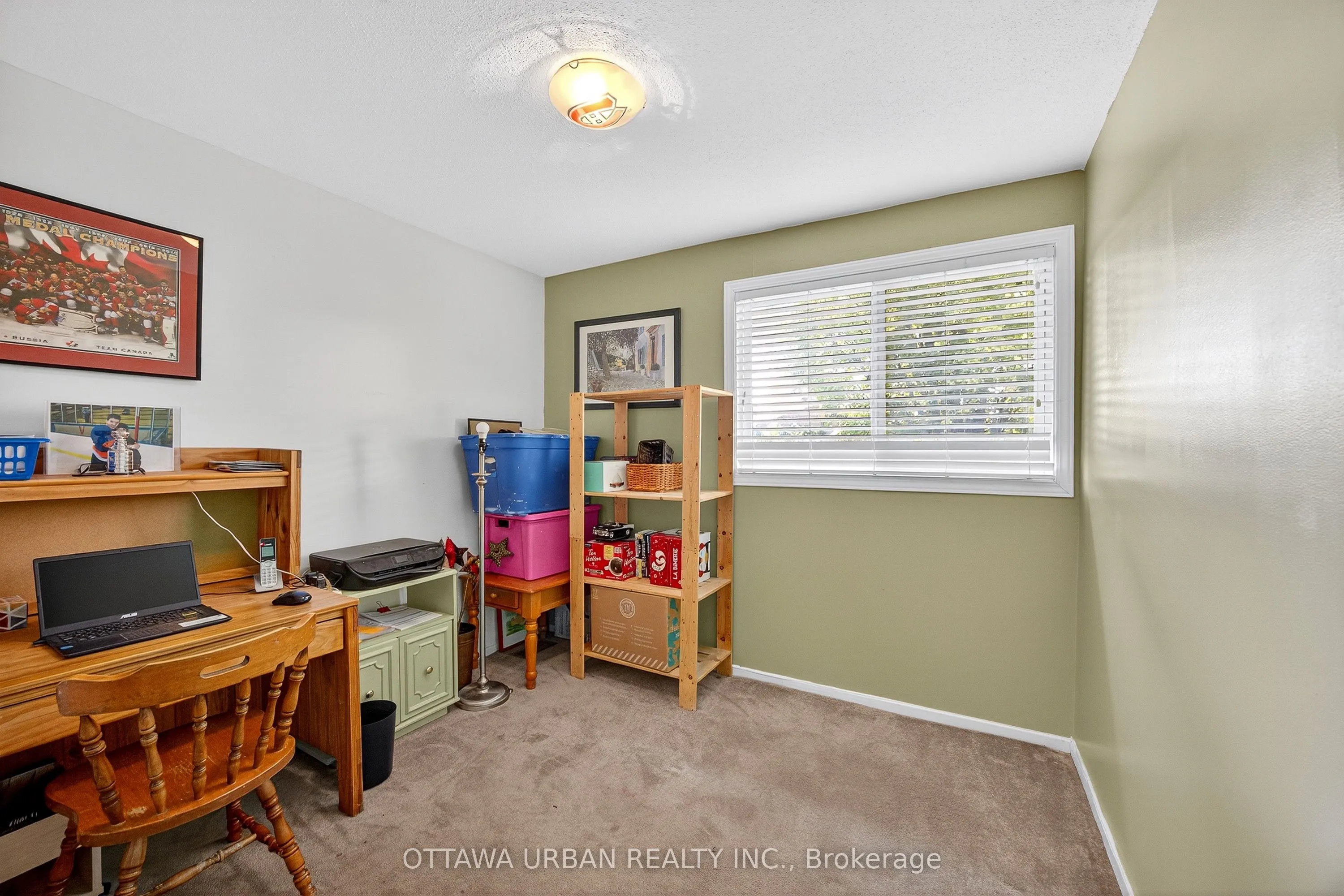 7986 Decarie Drive