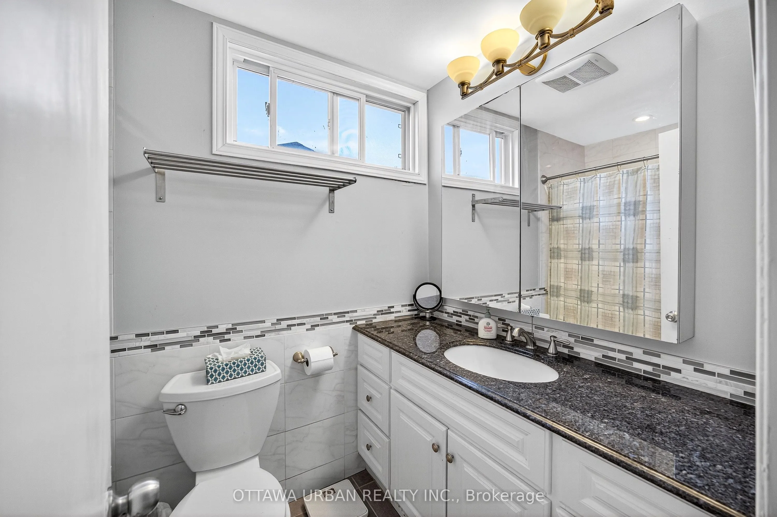 7986 Decarie Drive