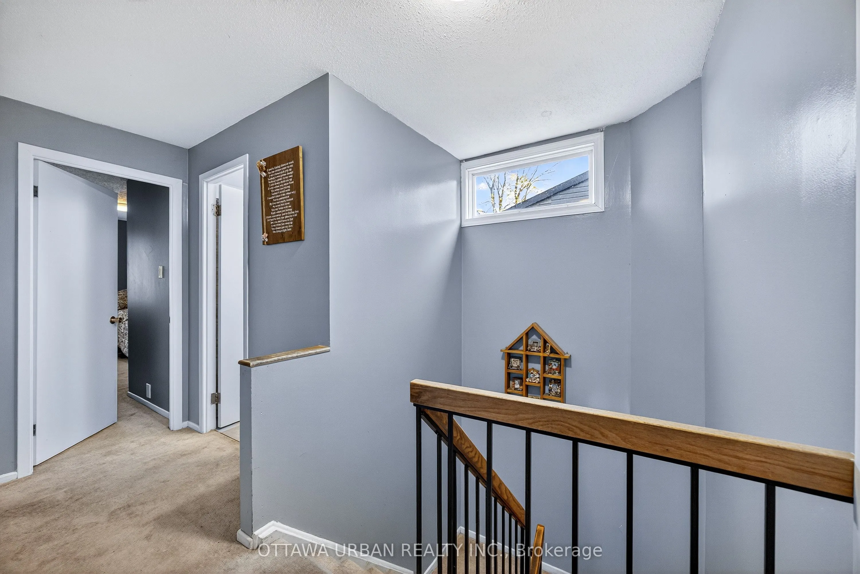7986 Decarie Drive