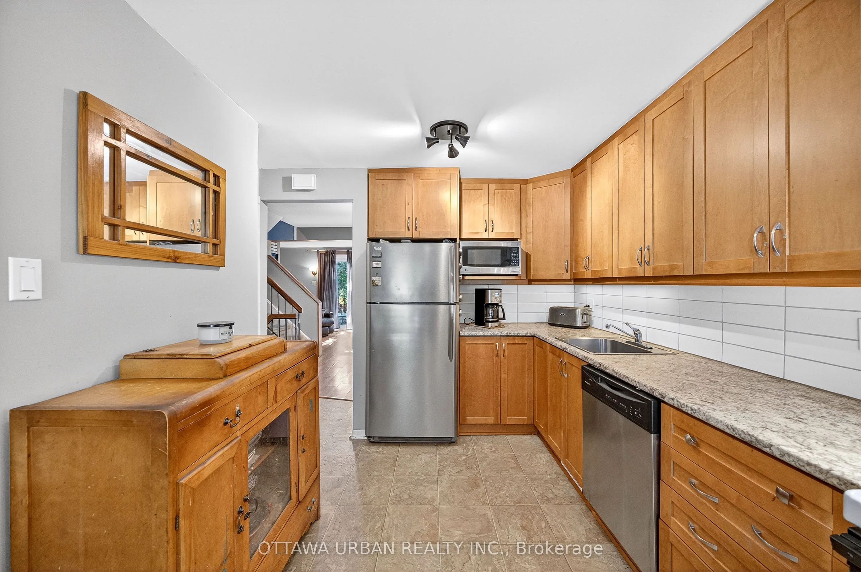 7986 Decarie Drive