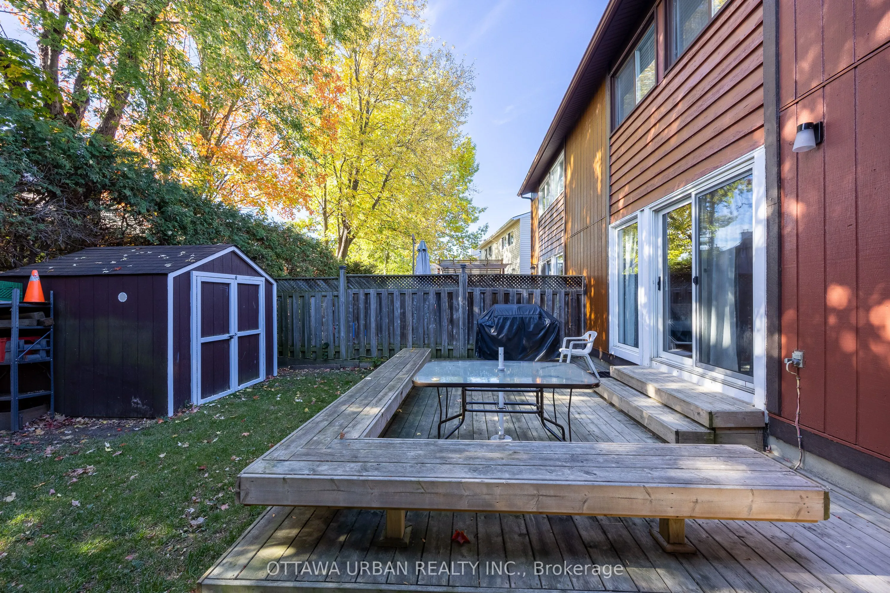7986 Decarie Drive