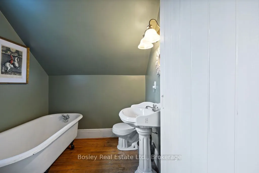 355695 The Blue Mountain Euphrasia Townline