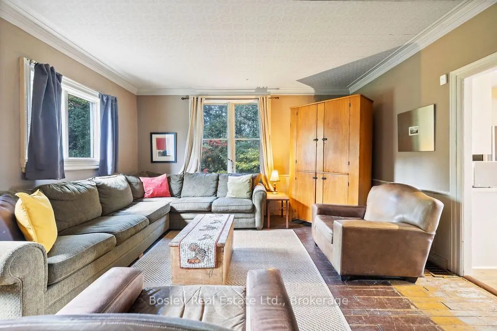 355695 The Blue Mountain Euphrasia Townline