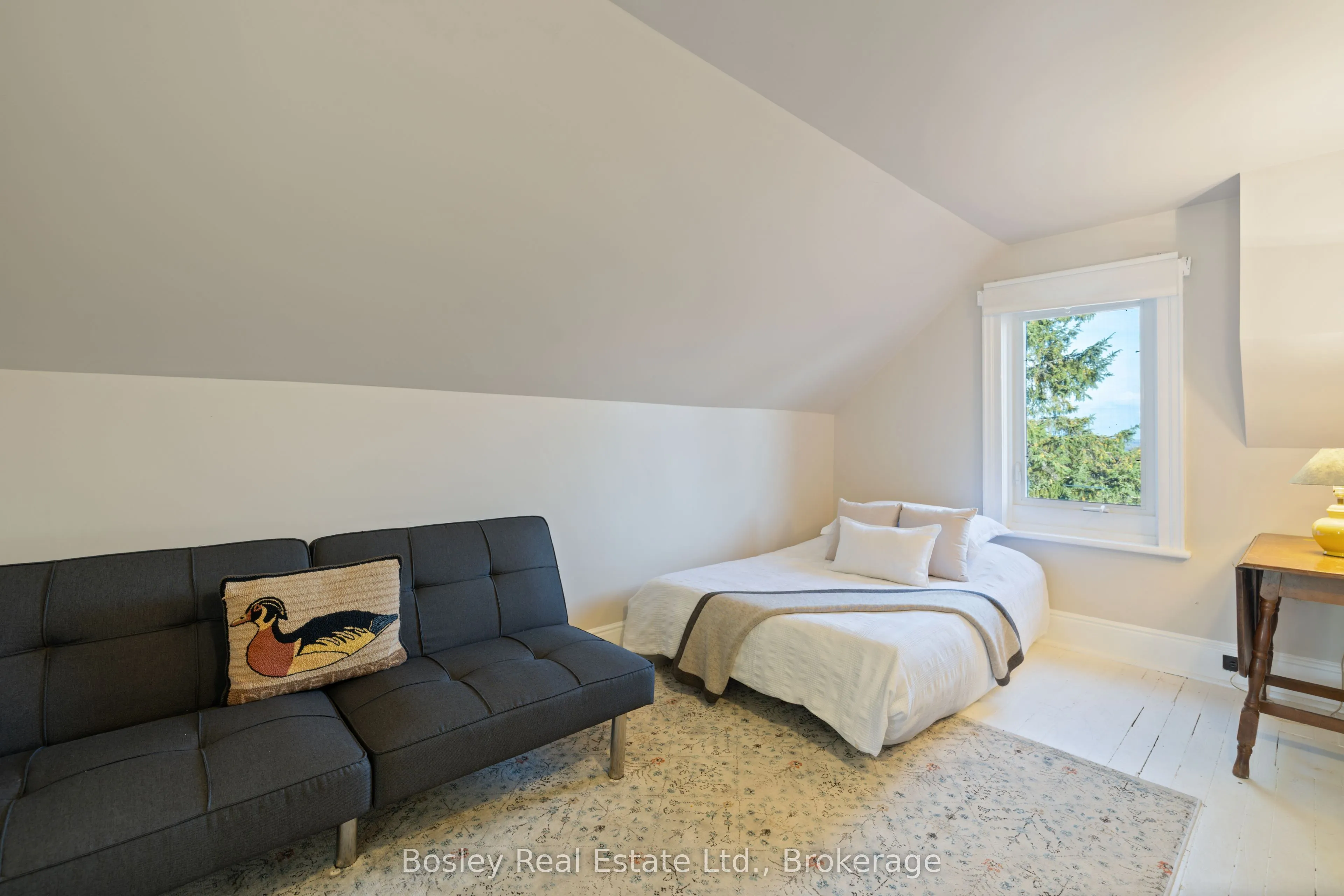 355695 The Blue Mountain Euphrasia Townline