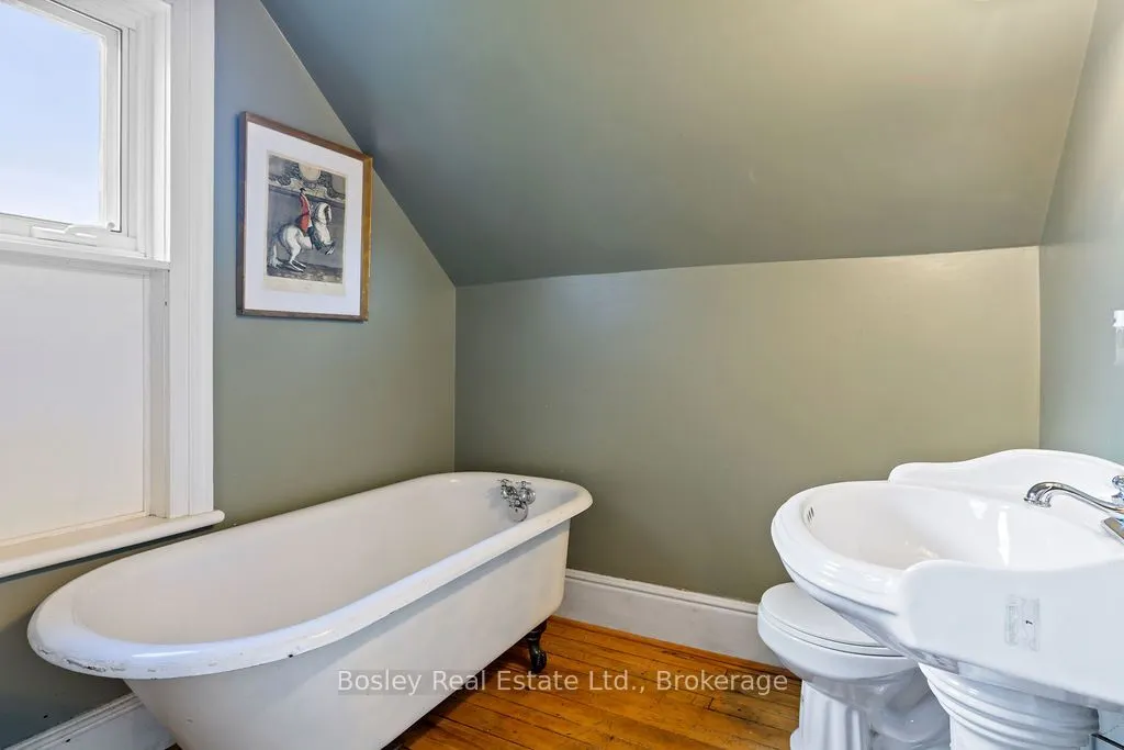 355695 The Blue Mountain Euphrasia Townline