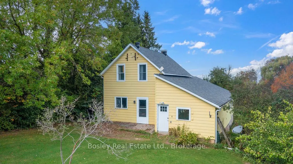 355695 The Blue Mountain Euphrasia Townline