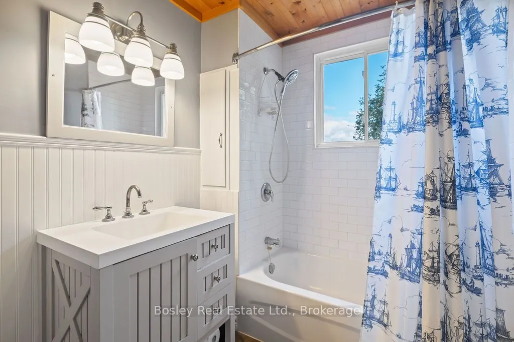 355695 The Blue Mountain Euphrasia Townline