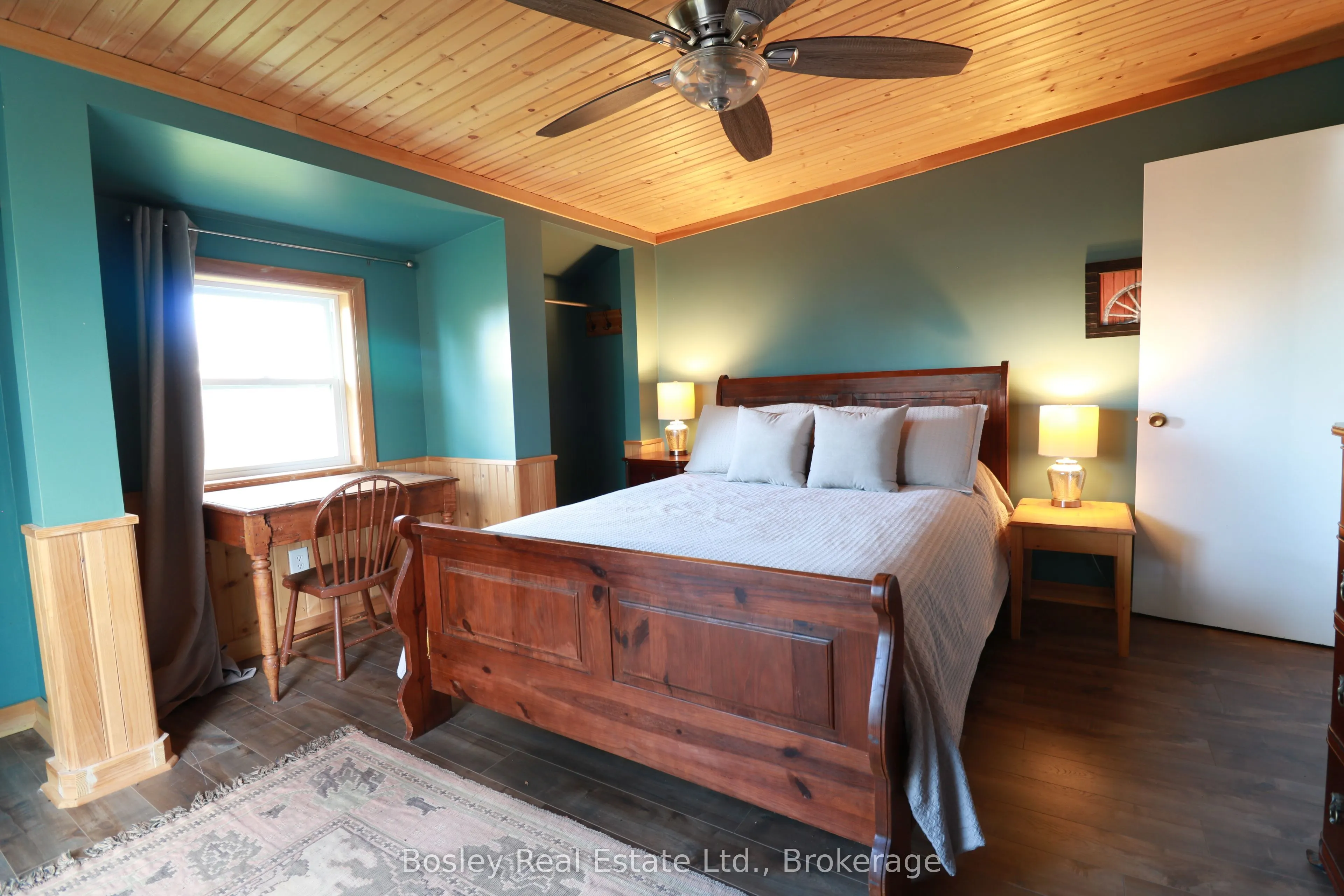 355695 The Blue Mountain Euphrasia Townline