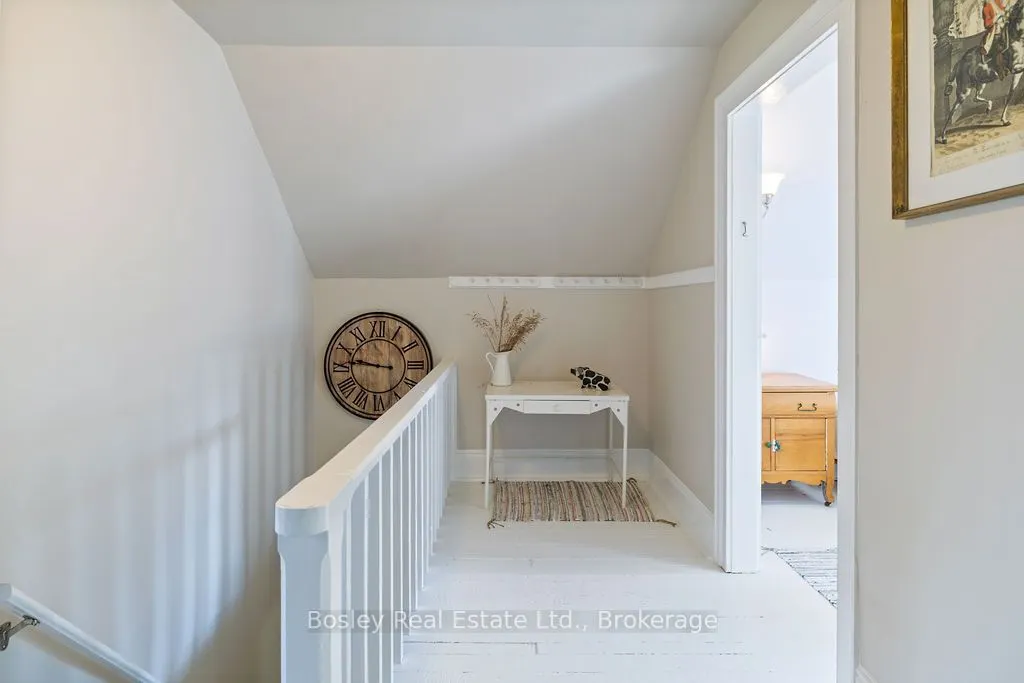 355695 The Blue Mountain Euphrasia Townline