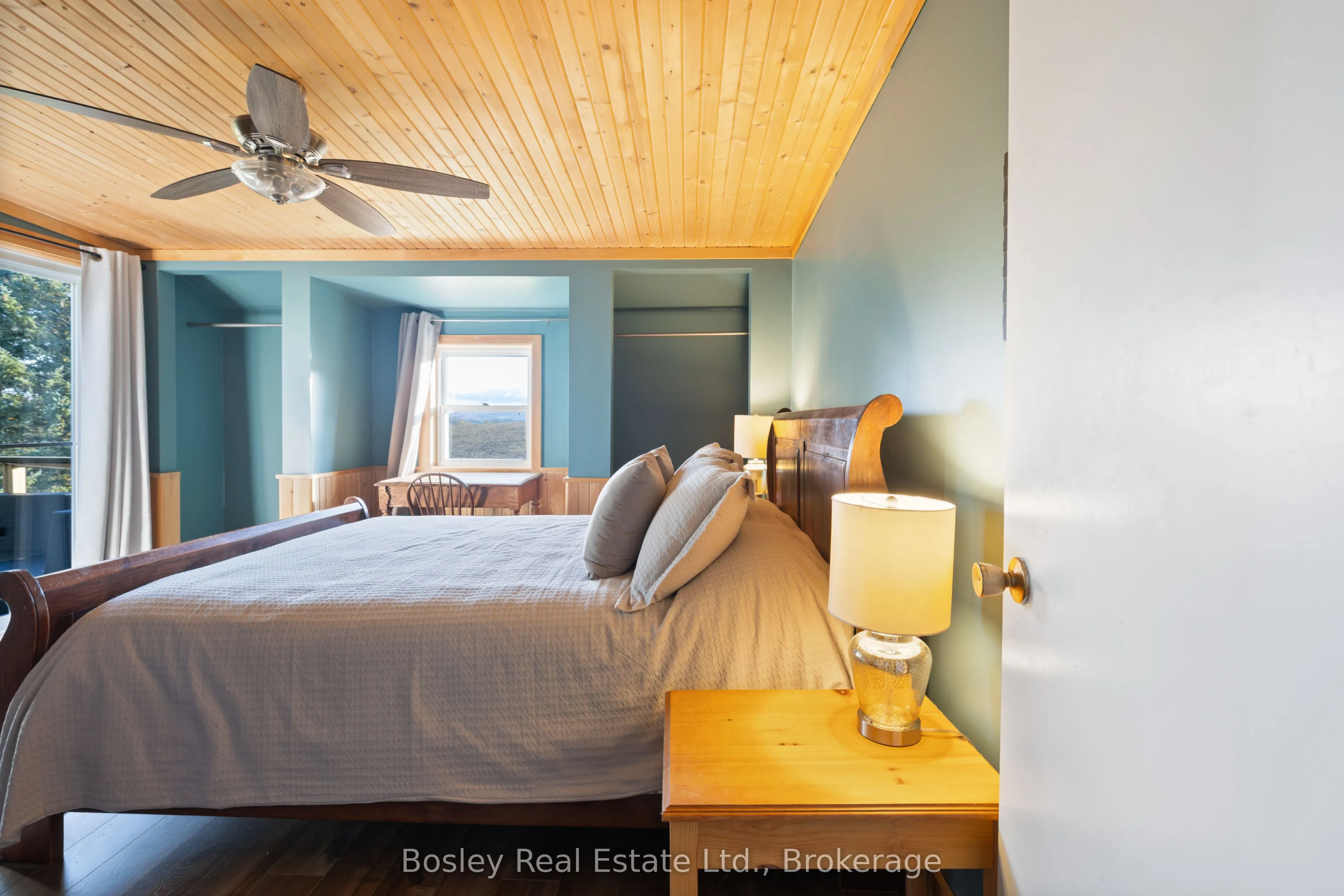 355695 The Blue Mountain Euphrasia Townline