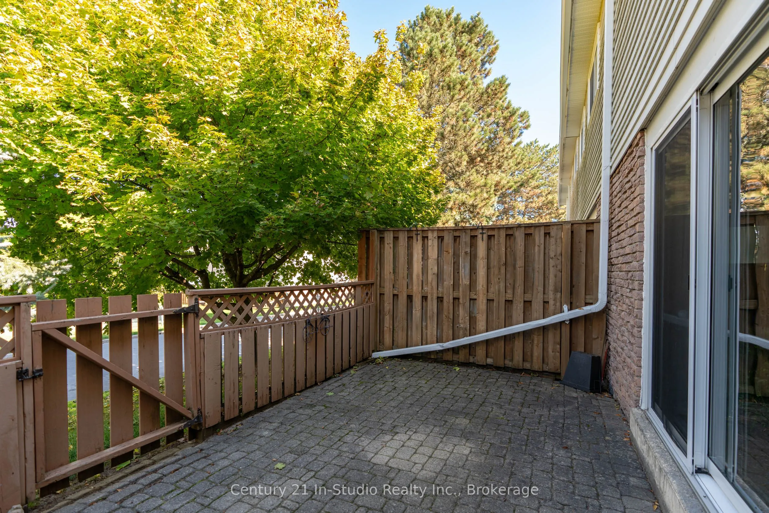 62 Laurie Crescent, #62