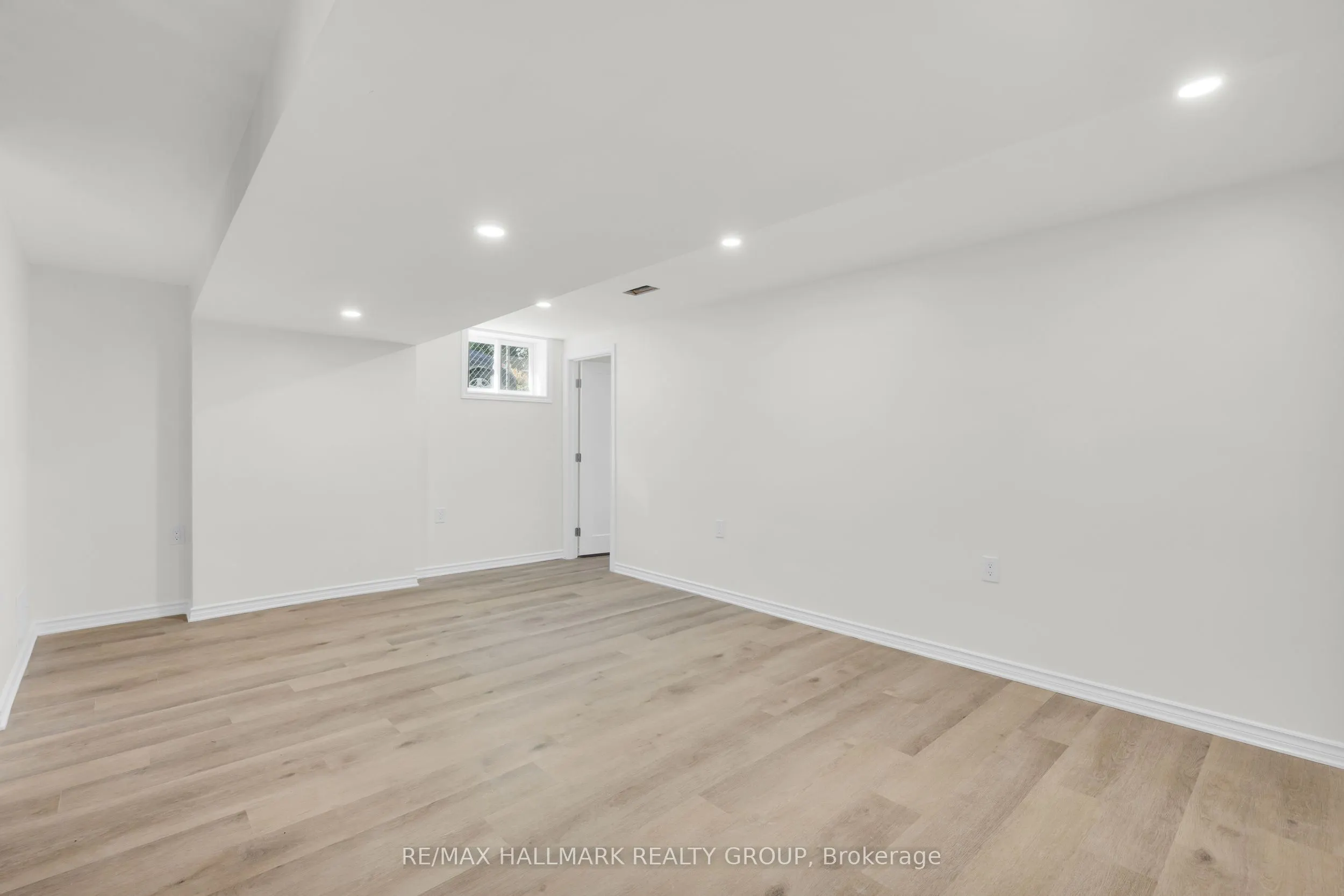 26 SPRING GARDEN Avenue