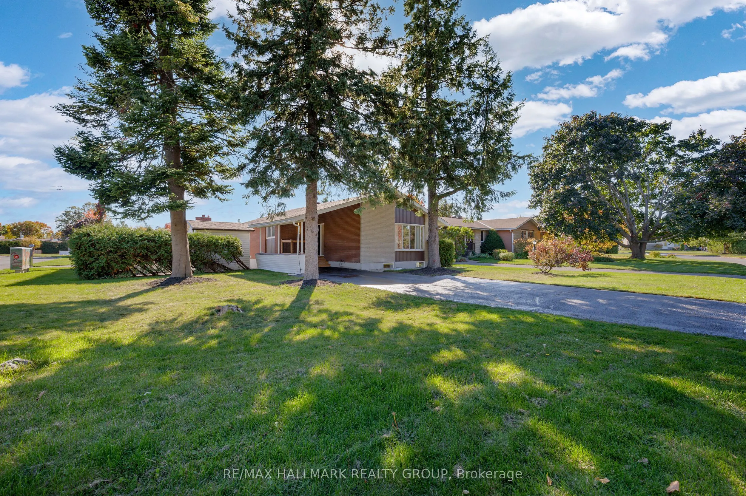 26 SPRING GARDEN Avenue