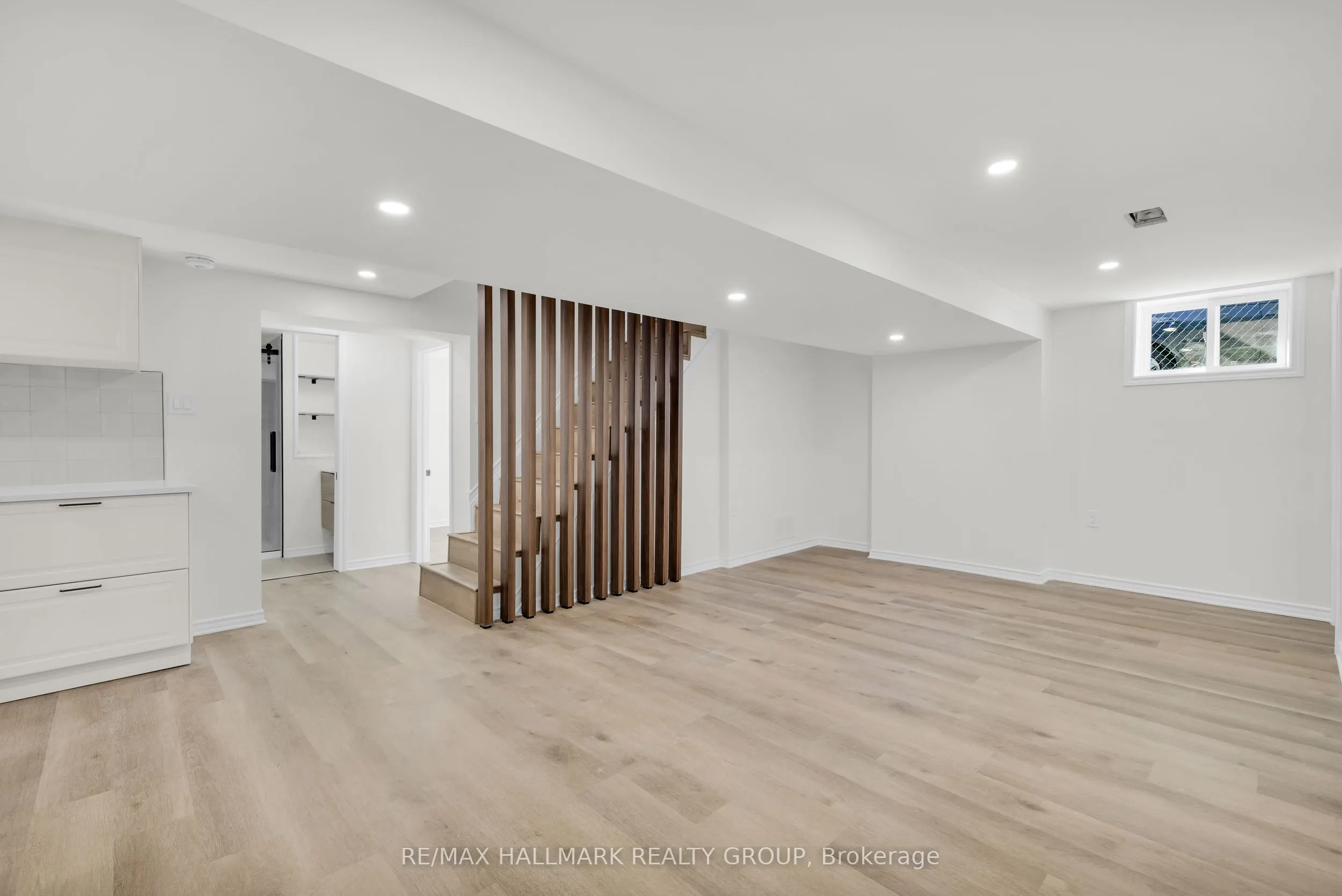 26 SPRING GARDEN Avenue