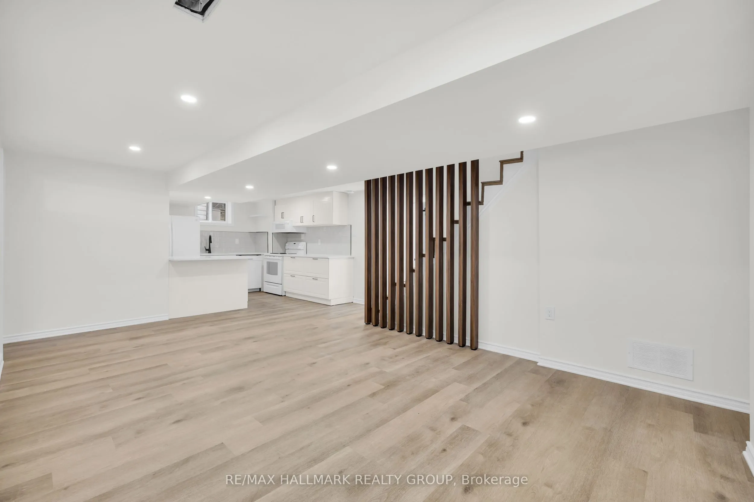 26 SPRING GARDEN Avenue