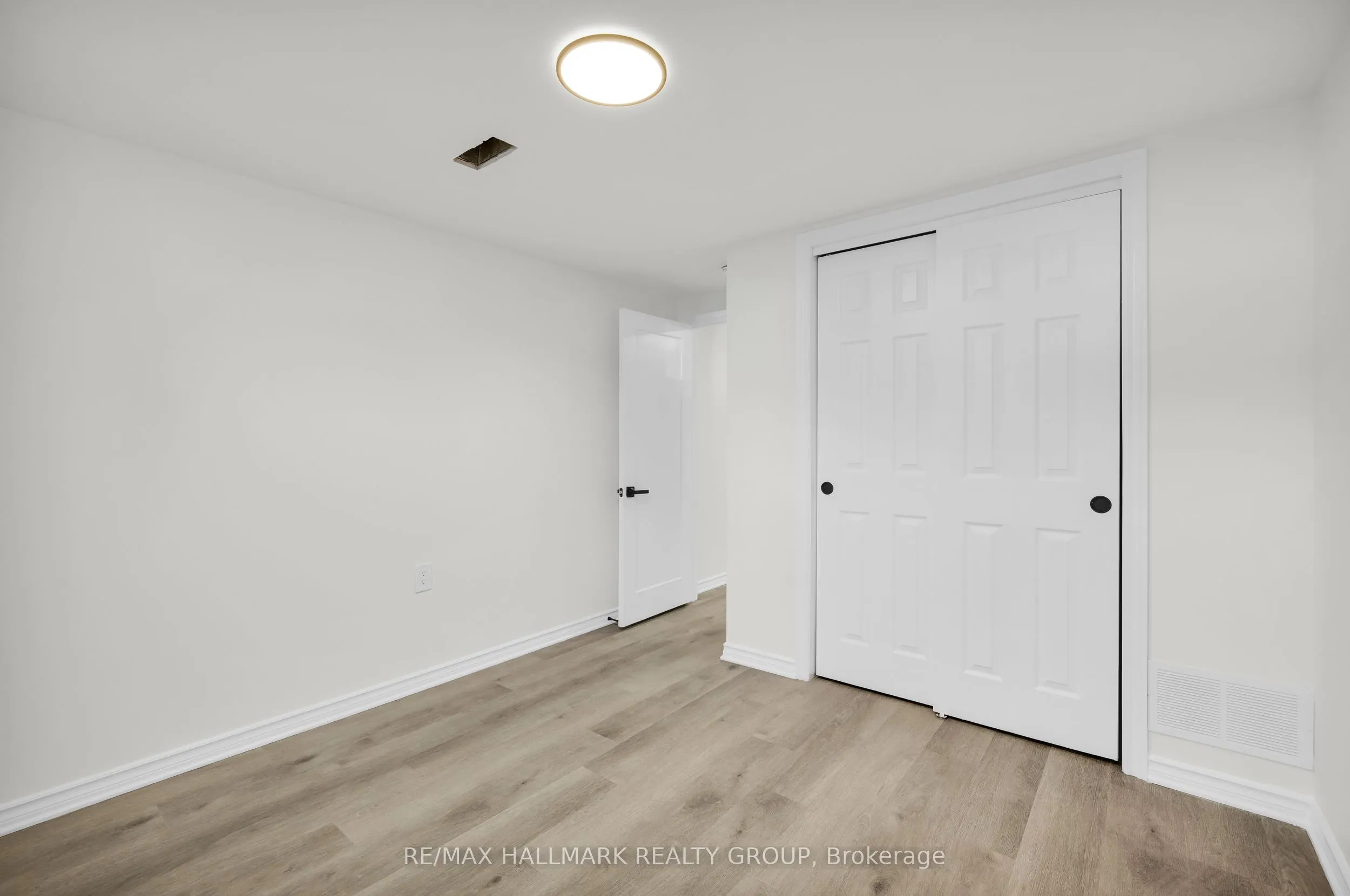 26 SPRING GARDEN Avenue