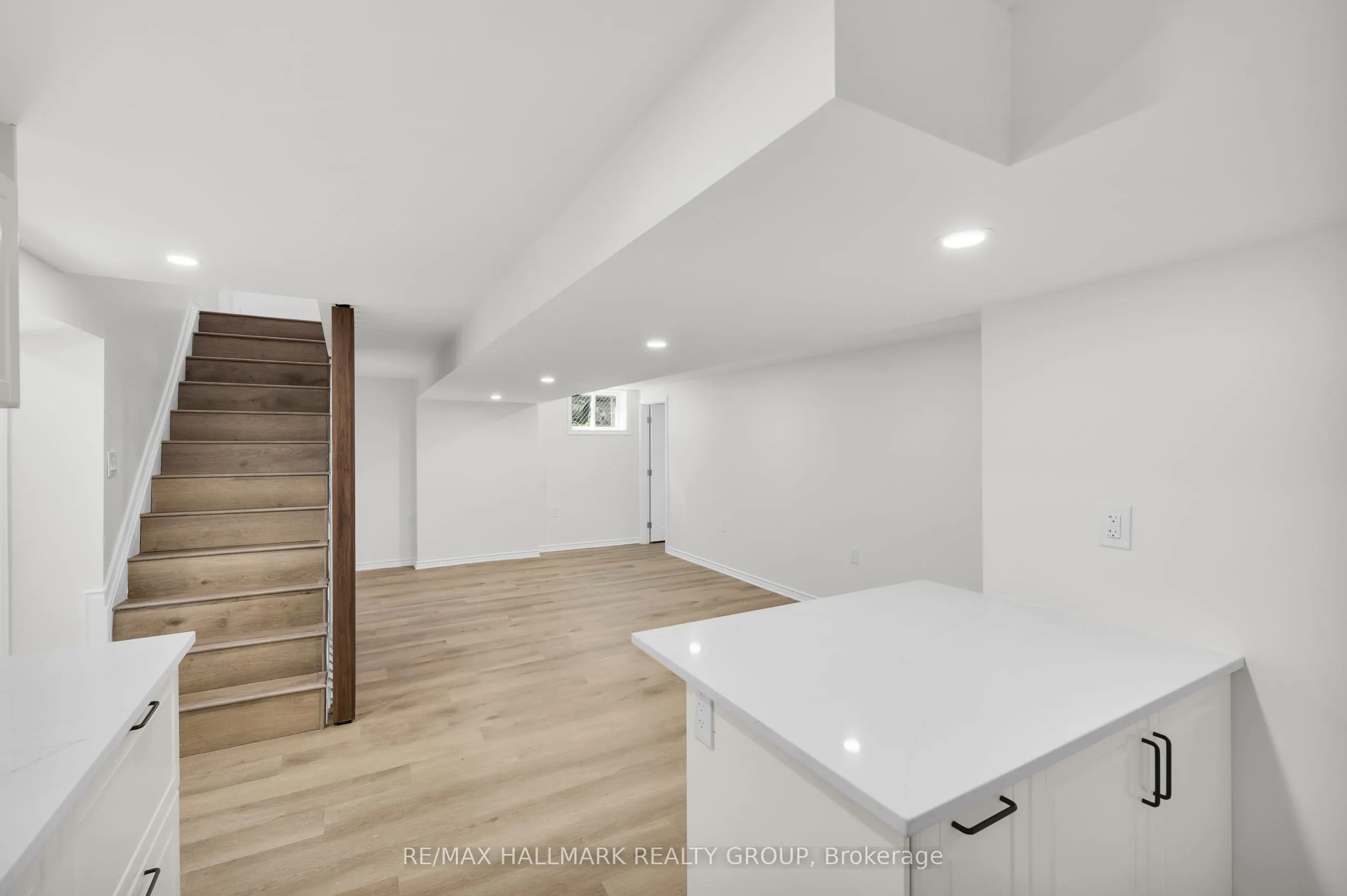 26 SPRING GARDEN Avenue