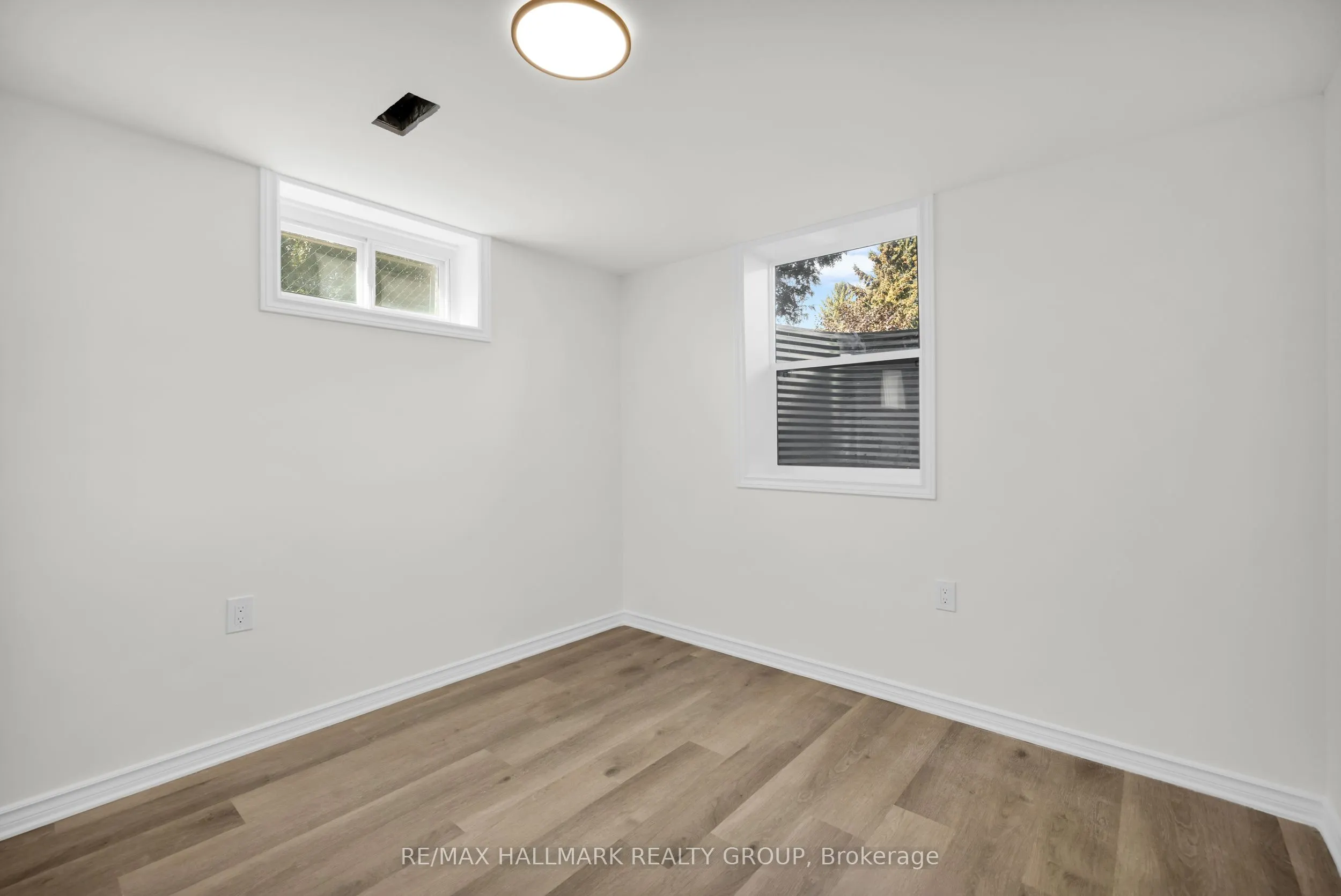26 SPRING GARDEN Avenue