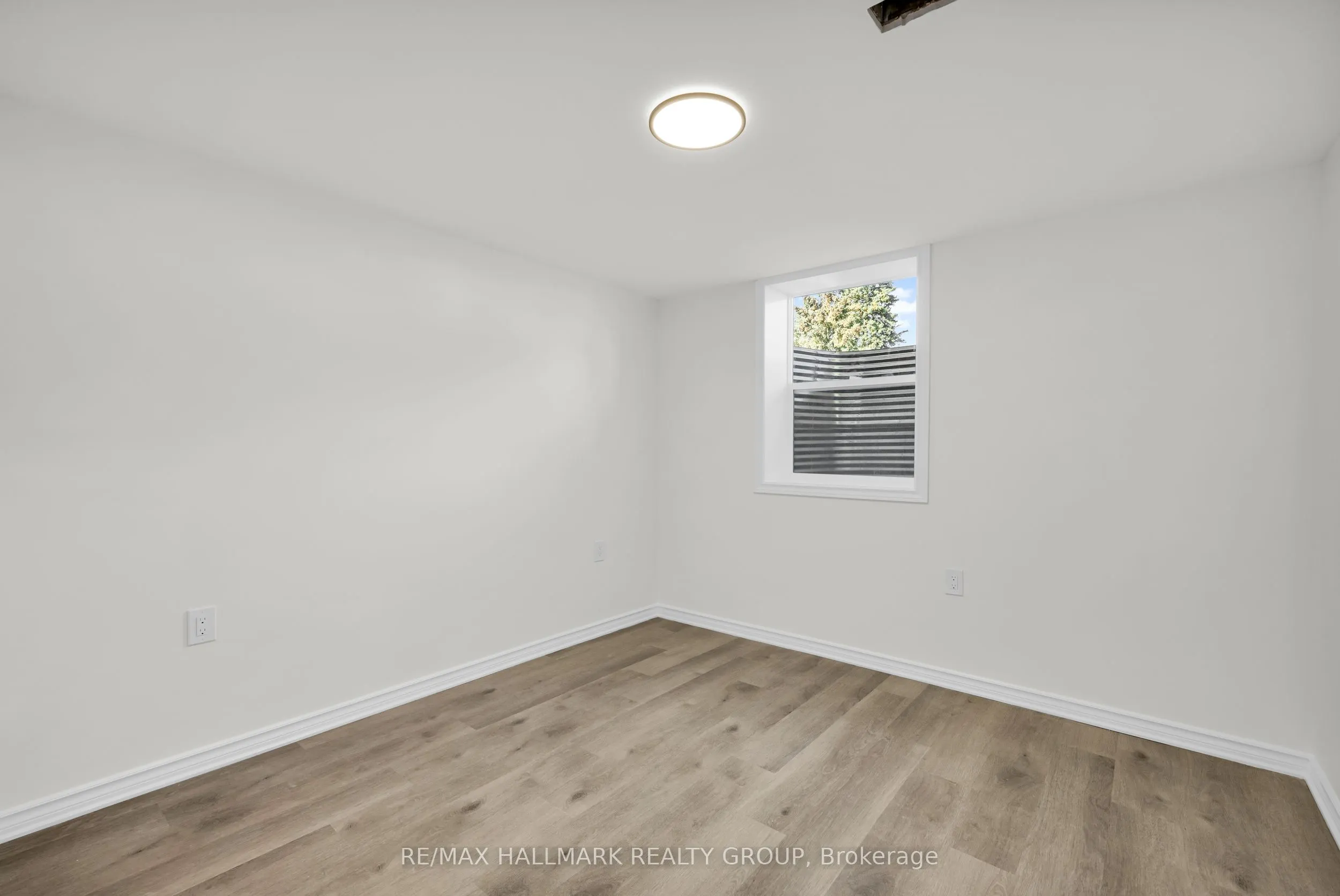 26 SPRING GARDEN Avenue