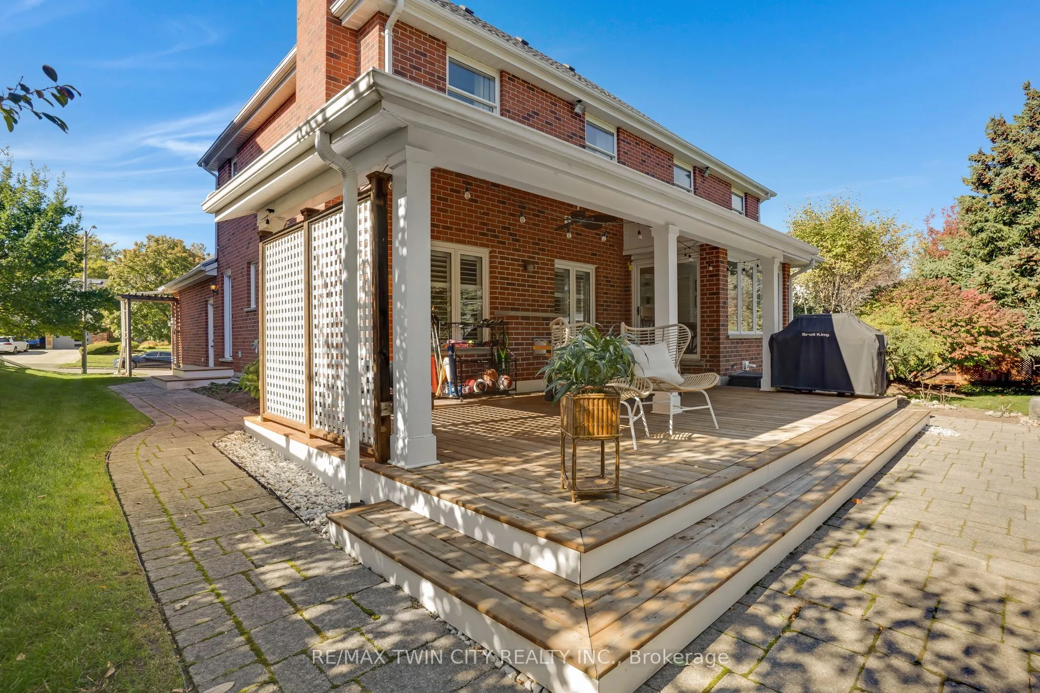 328 Wyecroft Boulevard