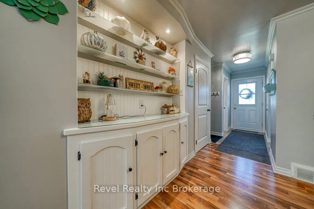 487 Springbank Avenue N, #22