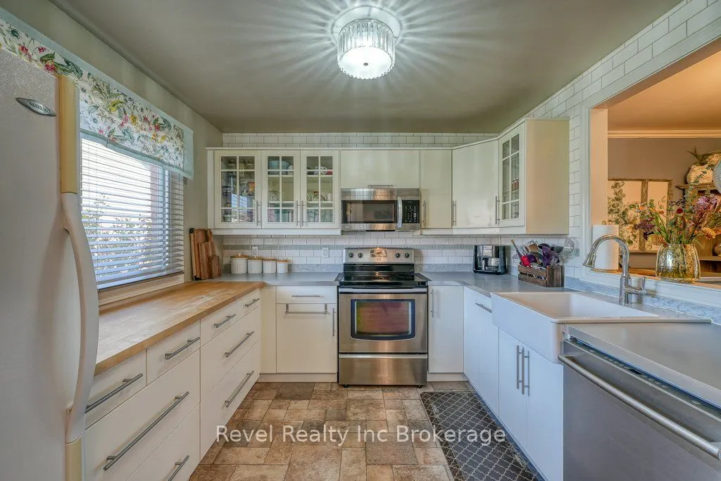 487 Springbank Avenue N, #22