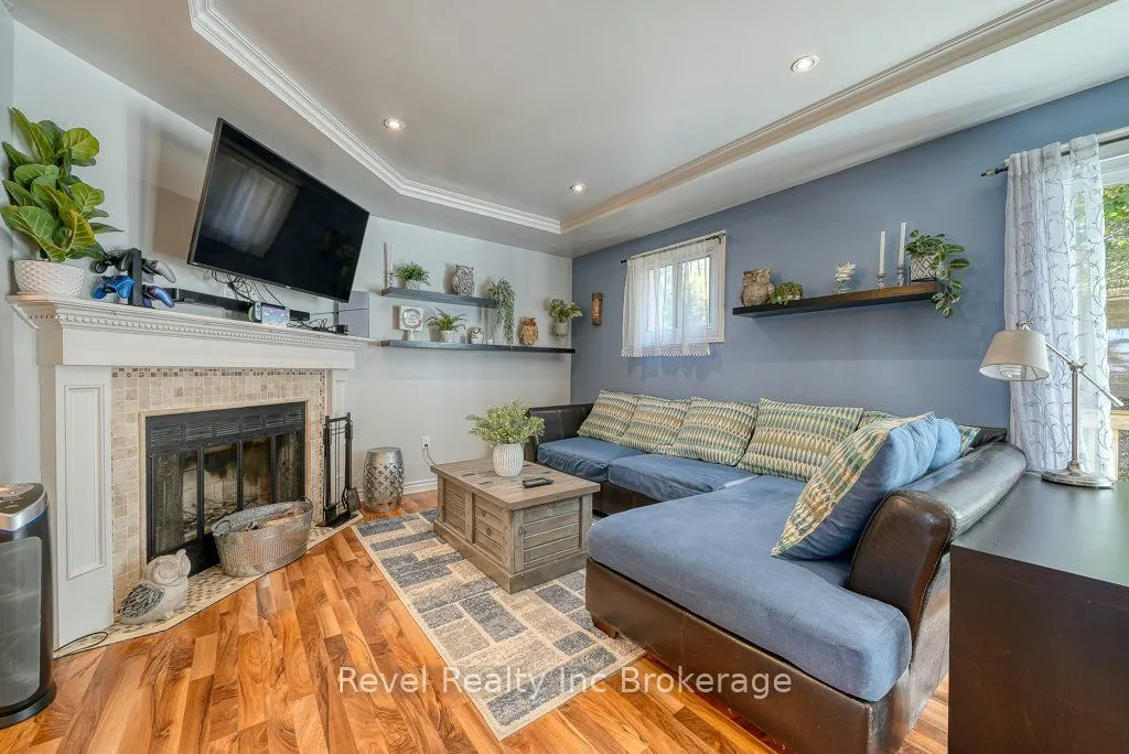 487 Springbank Avenue N, #22