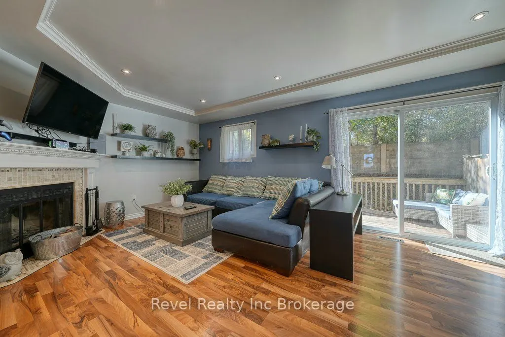 487 Springbank Avenue N, #22
