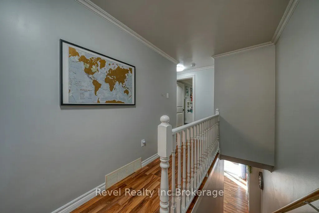 487 Springbank Avenue N, #22