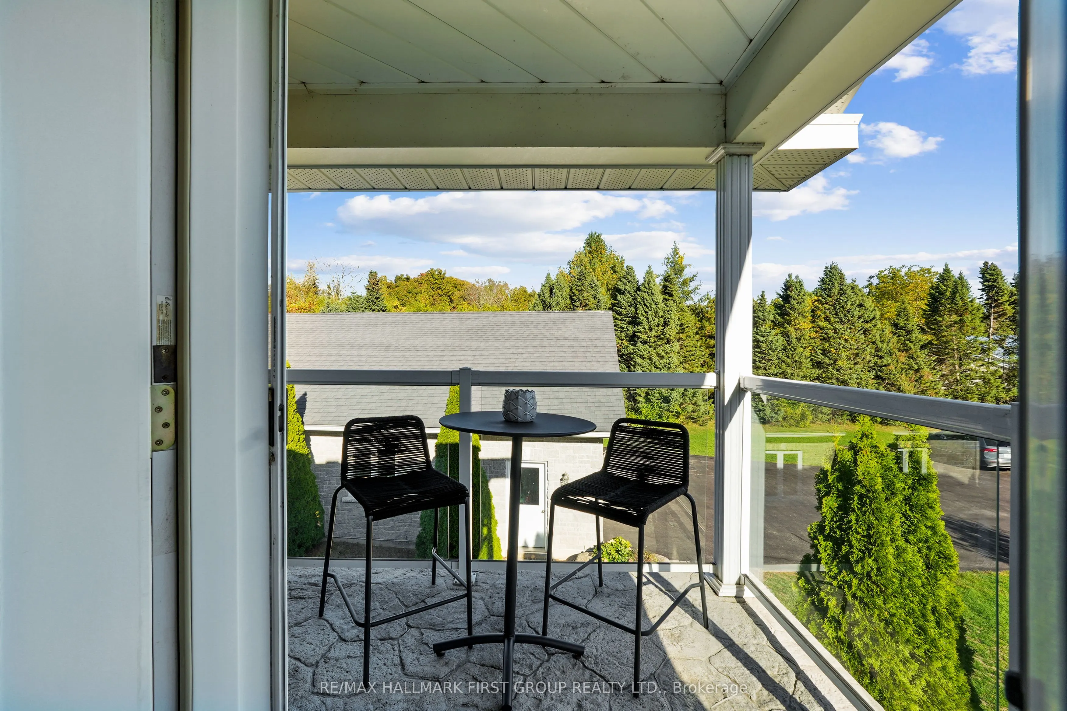 282 Lakeshore Road