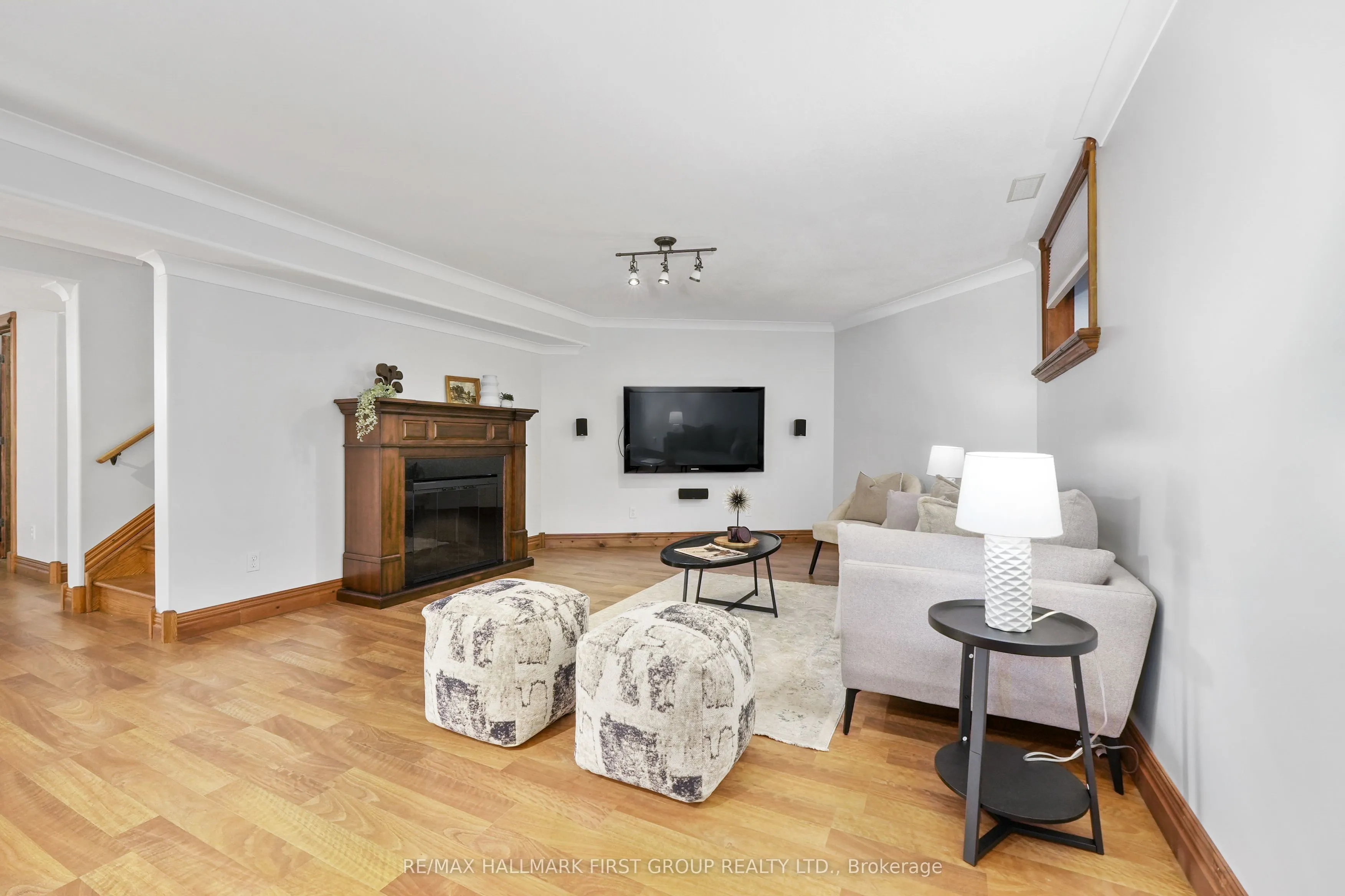 282 Lakeshore Road