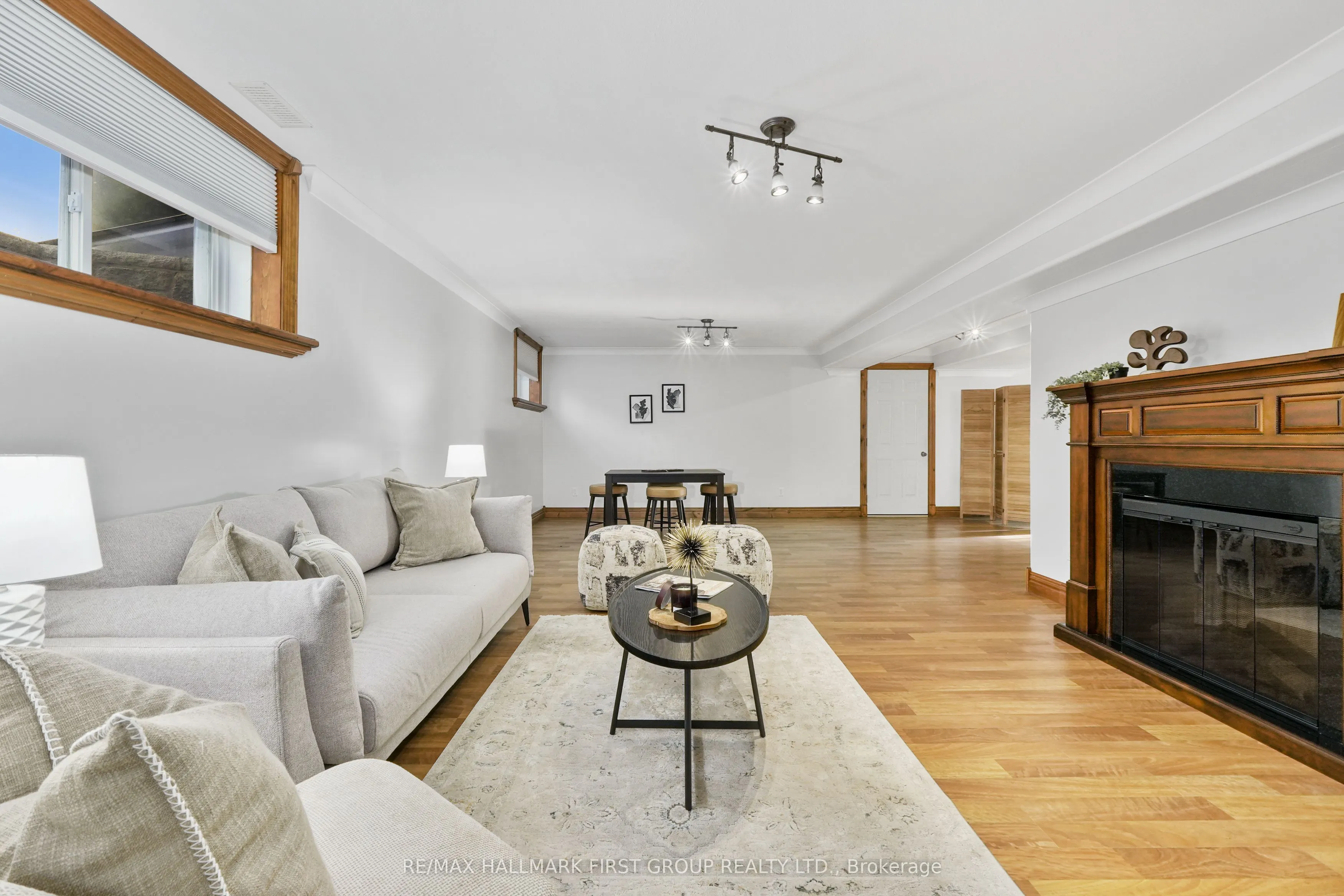 282 Lakeshore Road