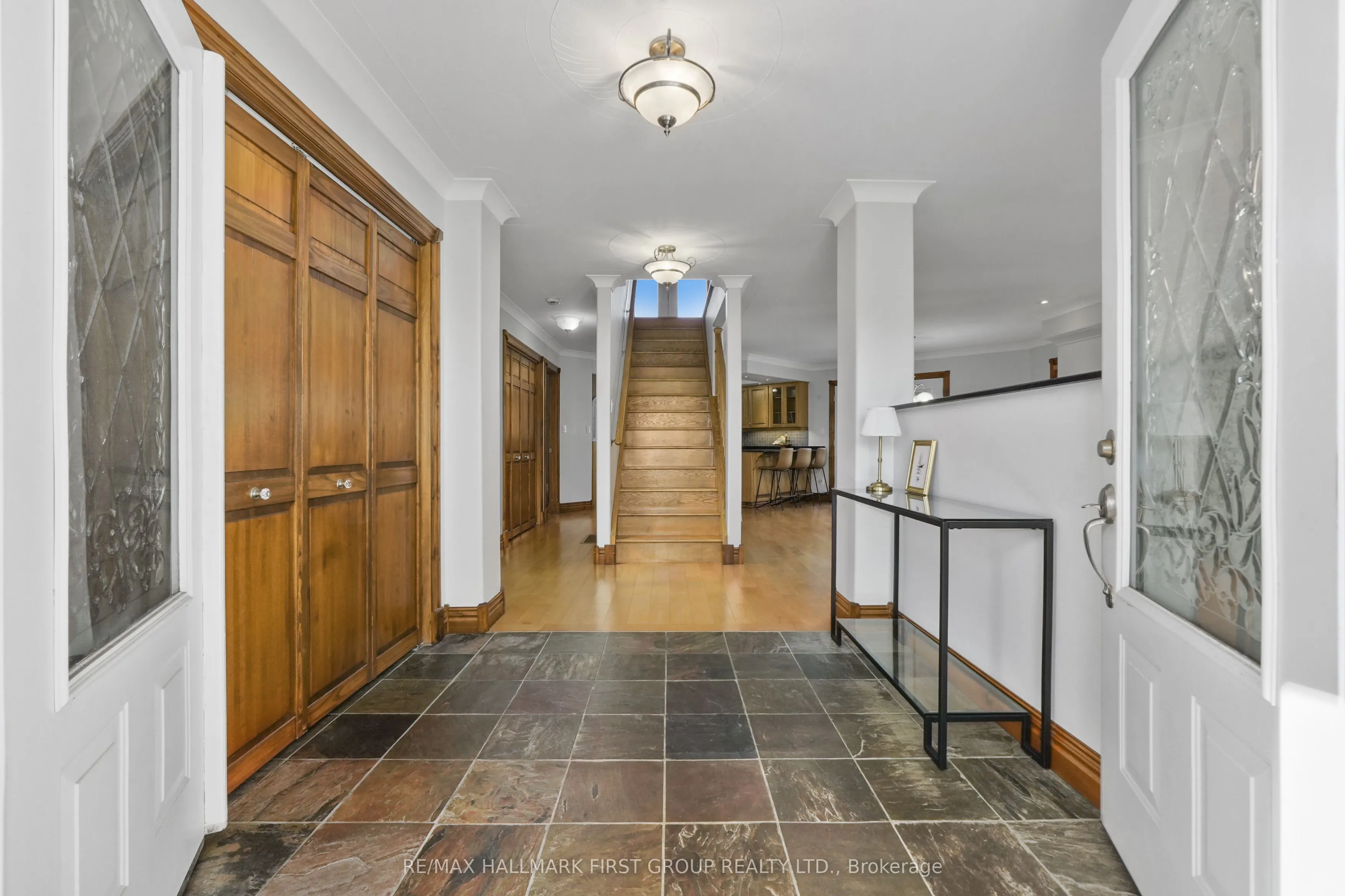 282 Lakeshore Road