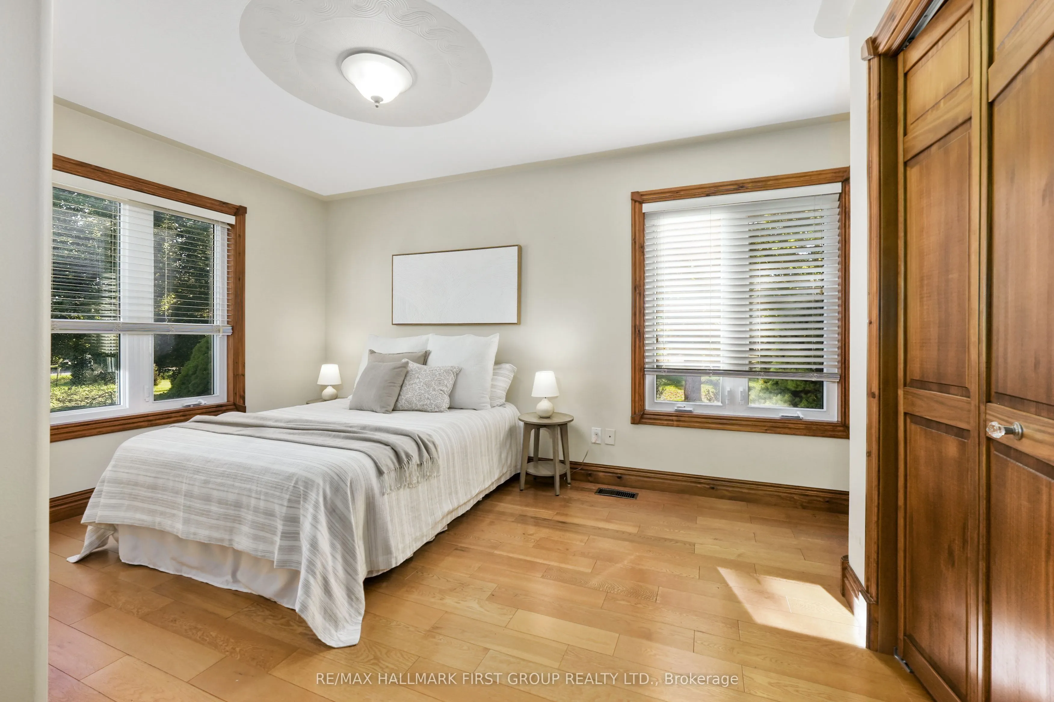 282 Lakeshore Road