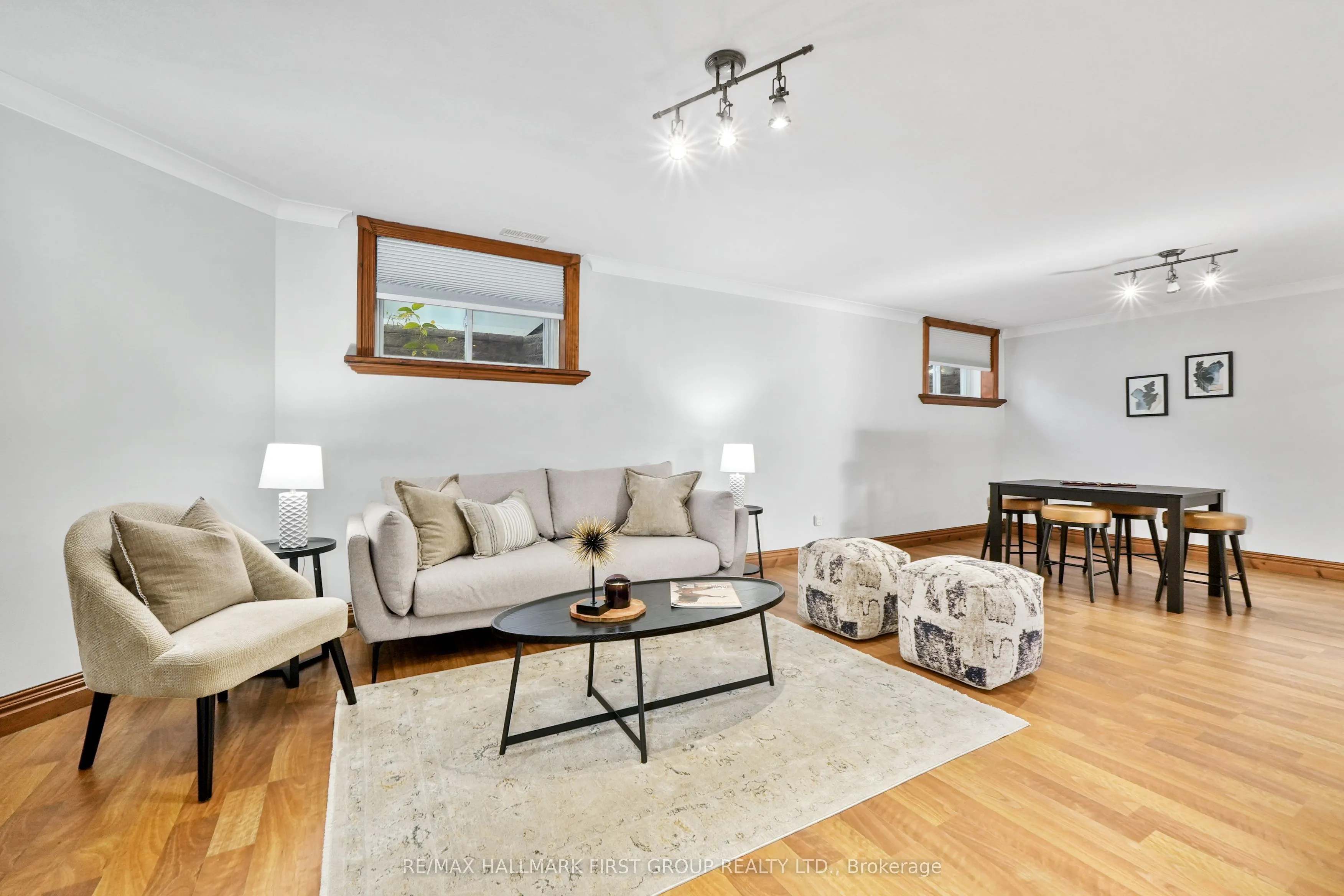 282 Lakeshore Road