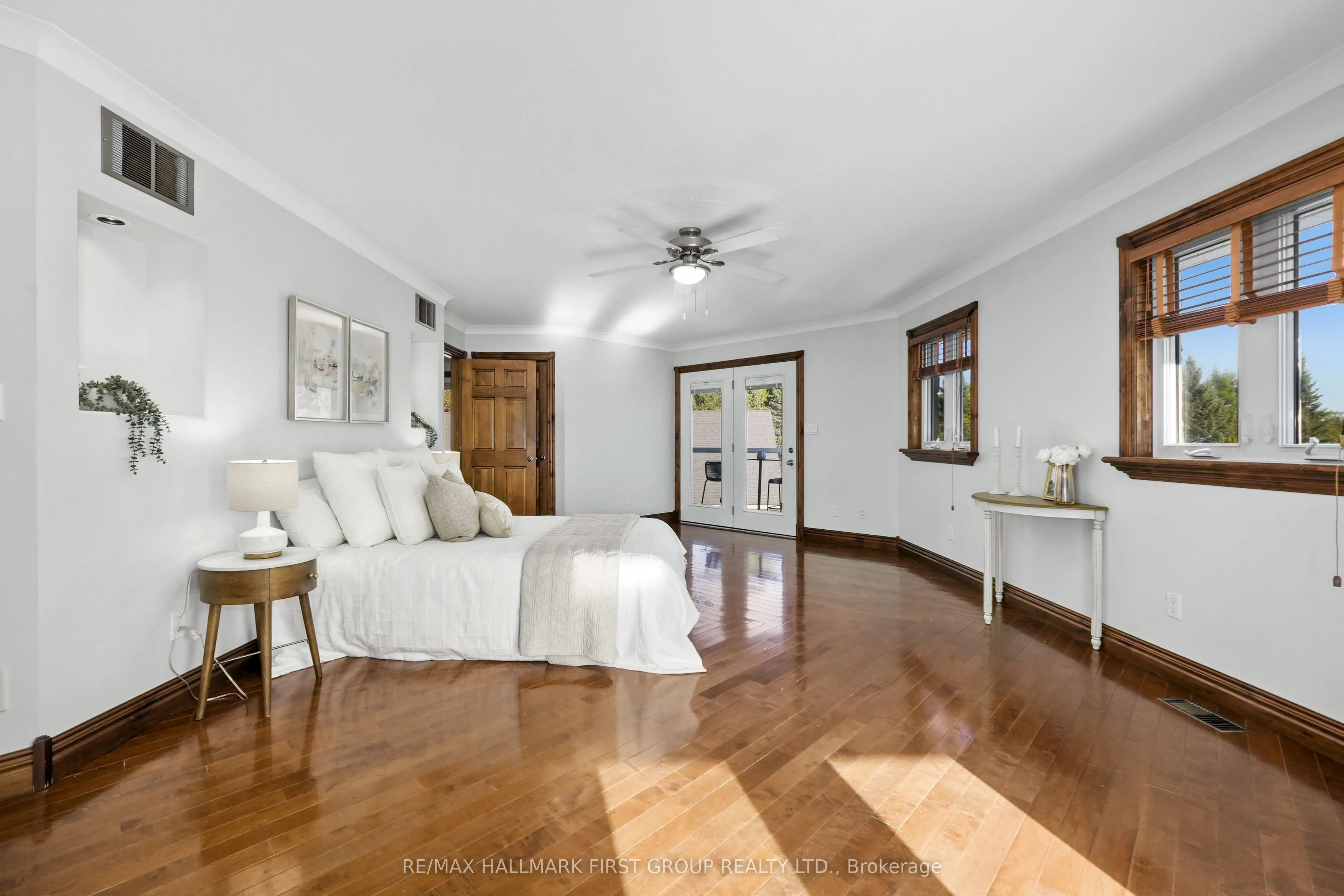 282 Lakeshore Road